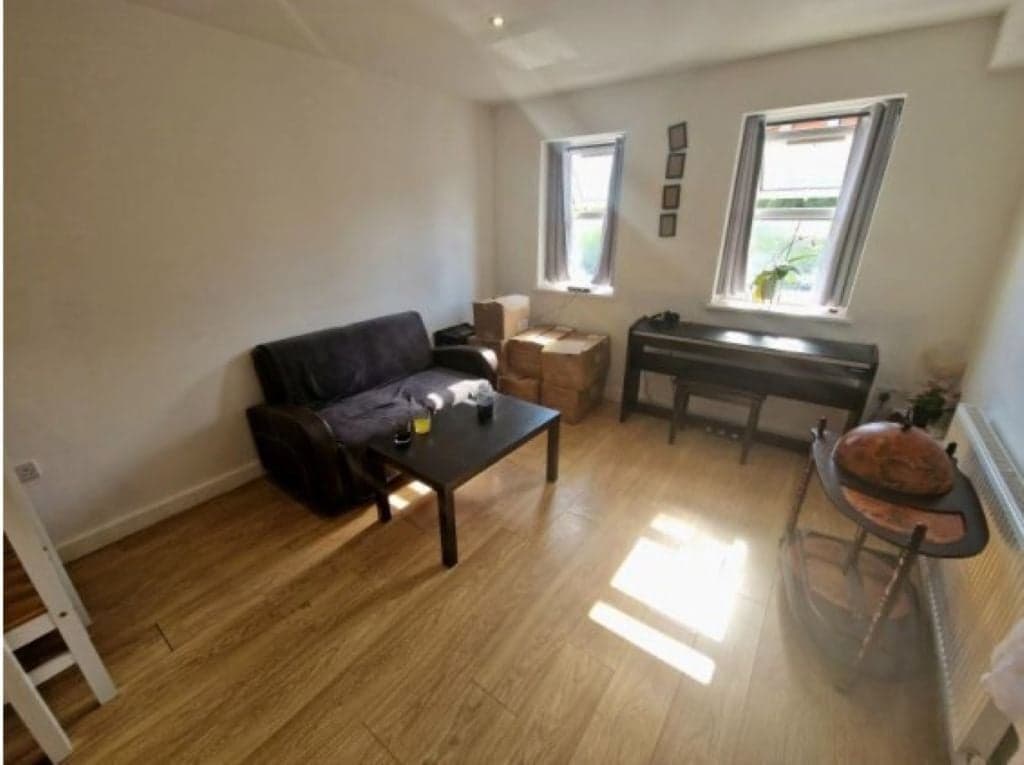 Property at Old Bedford Road, Luton