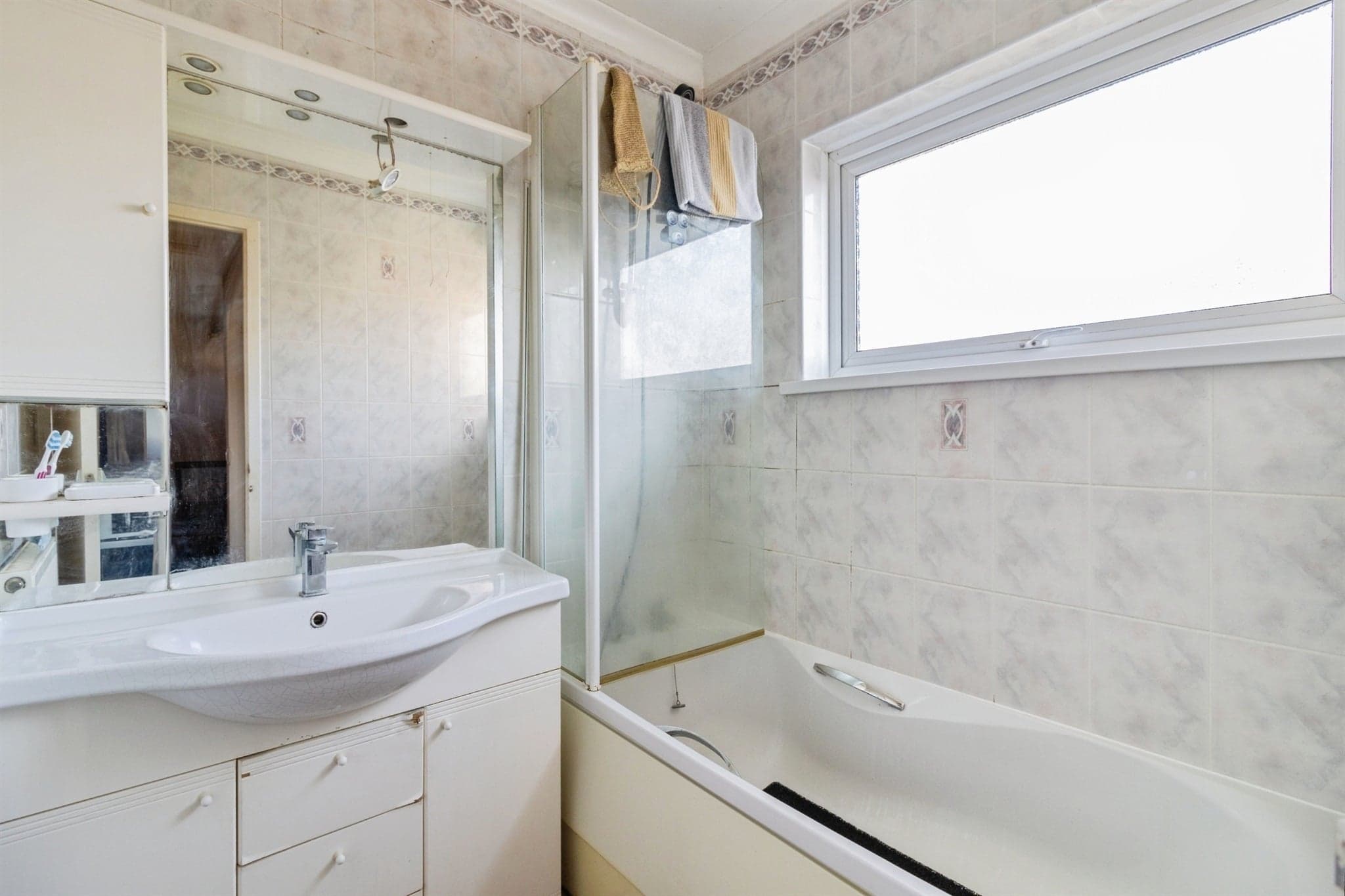 Property at Westleat Avenue, Paignton