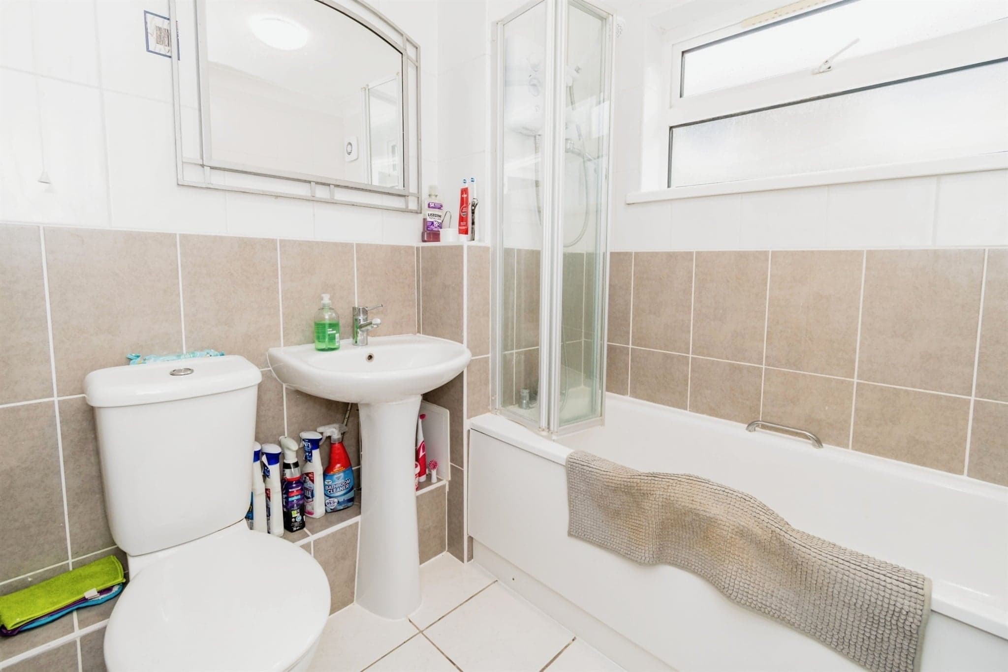 Property at Webburn Gardens, West End, Southampton