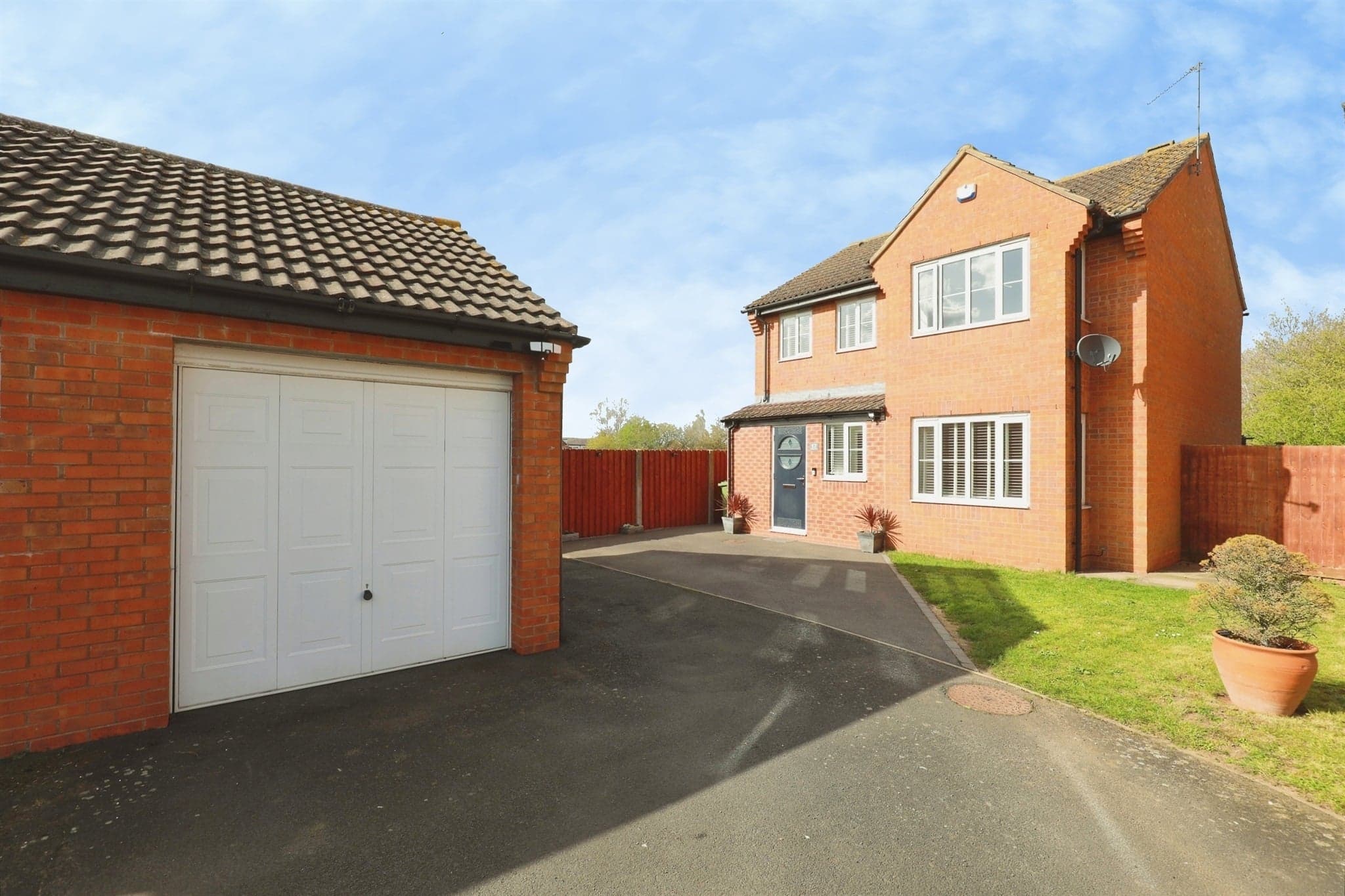 Property at Farrington Close, Wellesbourne, Warwick