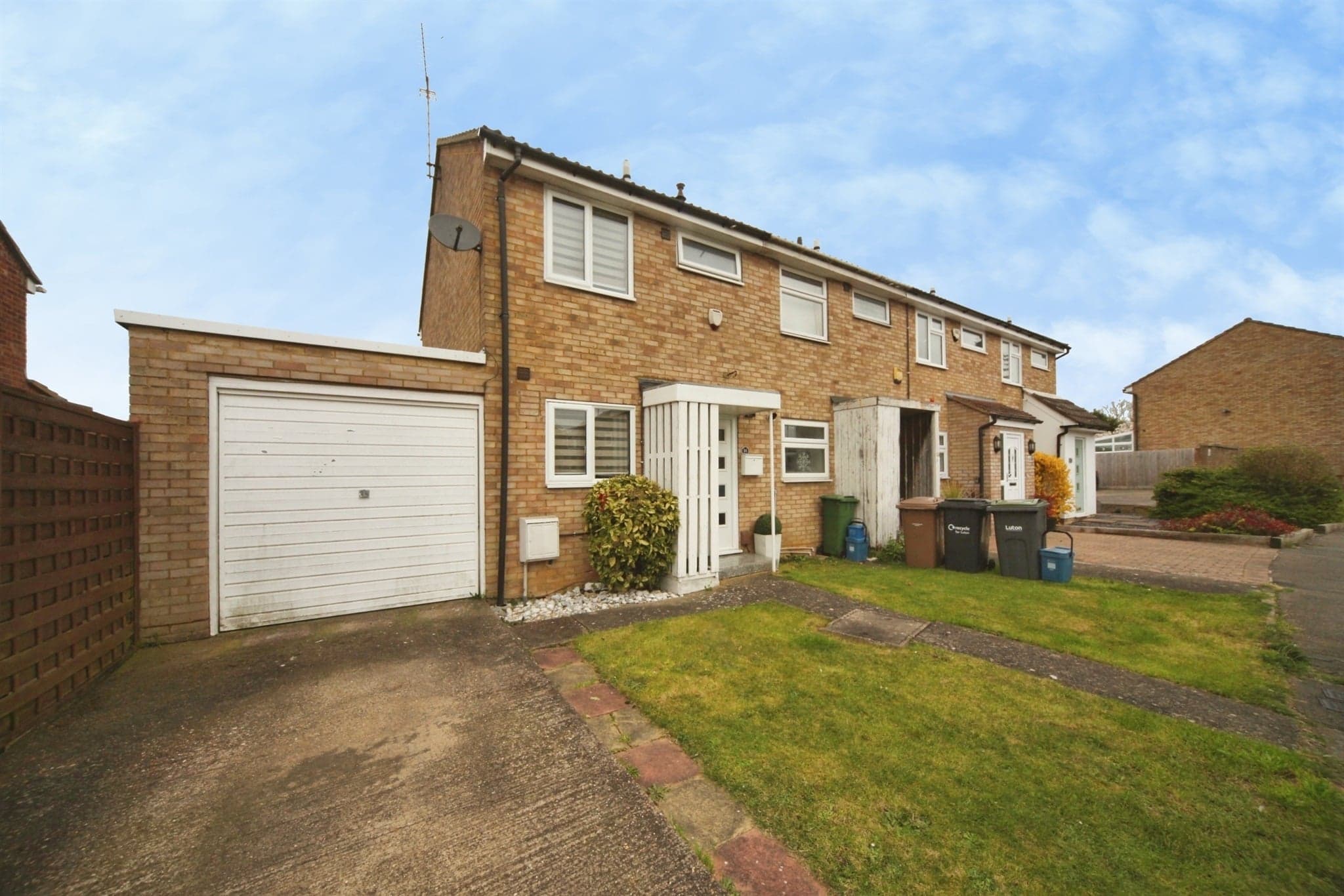 Property at Alfriston Close, Luton