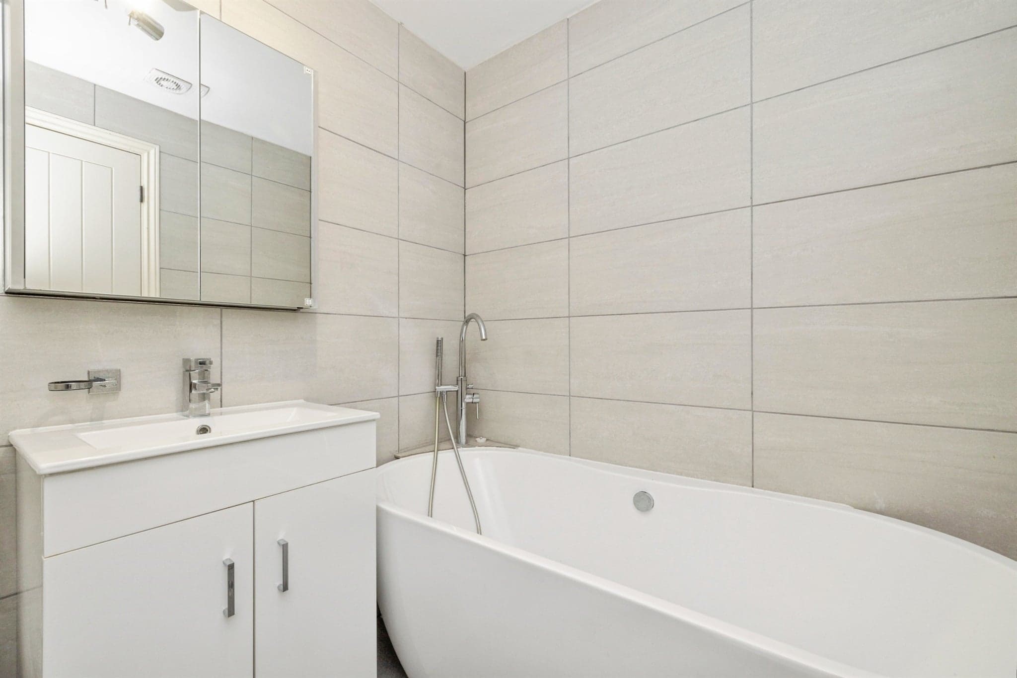 Property at Winthorpe Gardens, Borehamwood