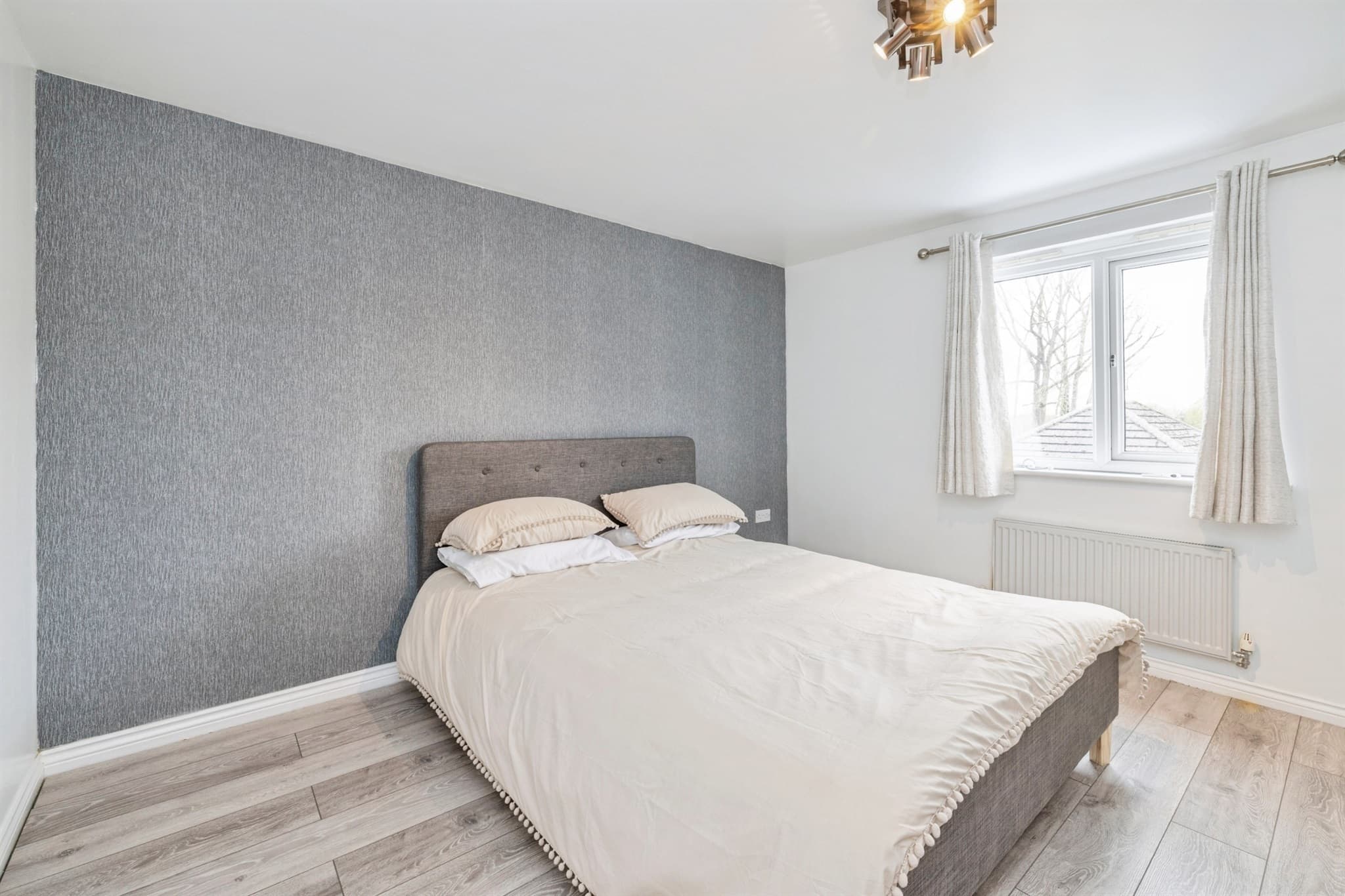 Property at Winthorpe Gardens, Borehamwood