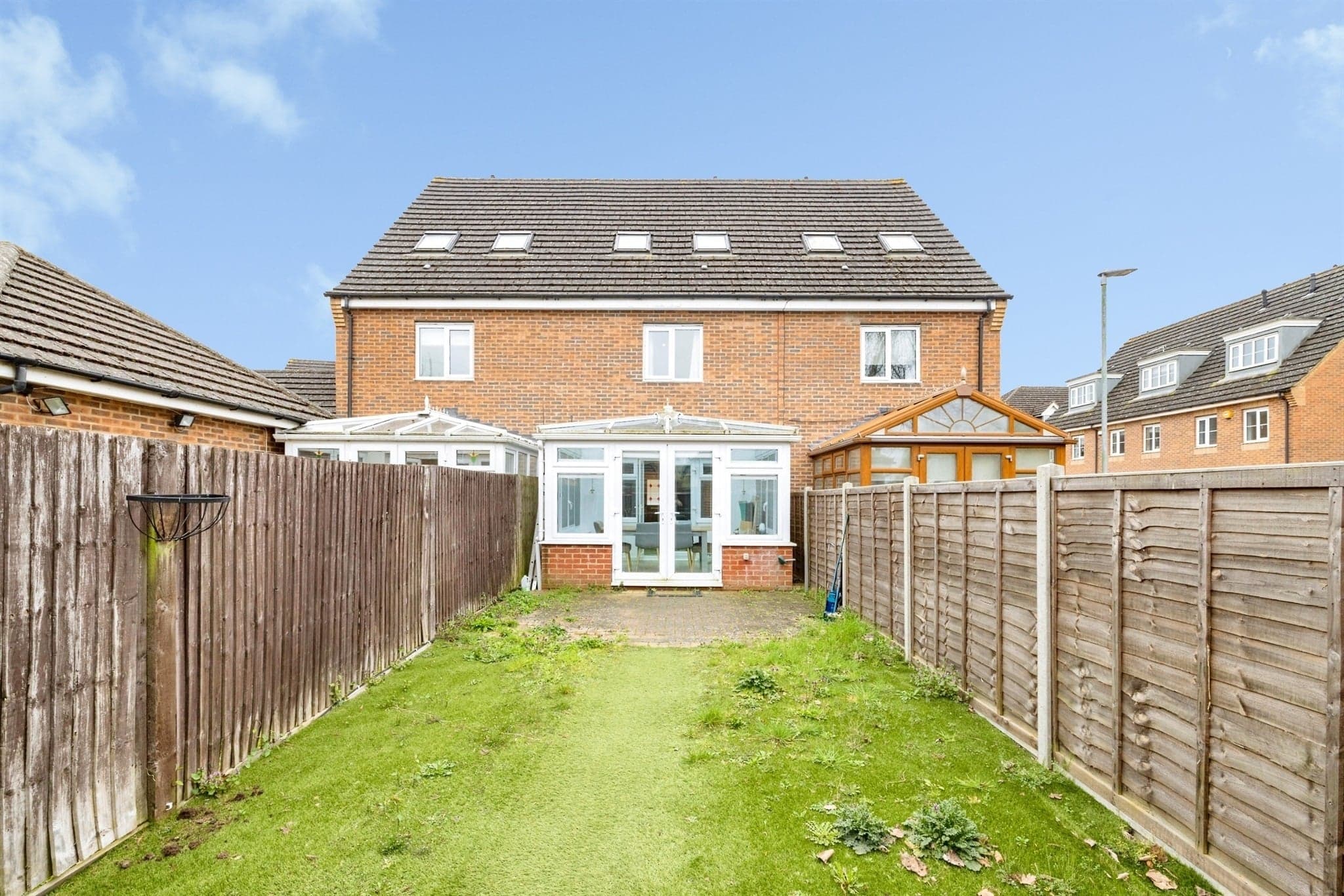 Property at Winthorpe Gardens, Borehamwood