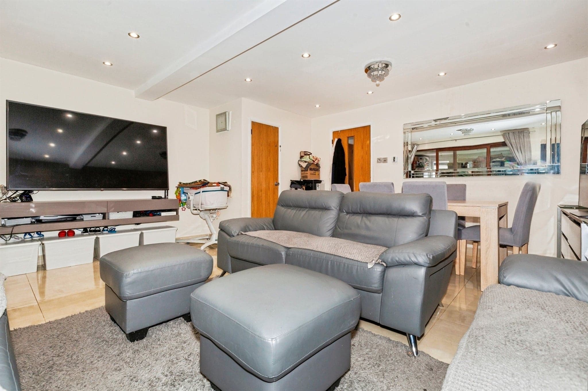 Property at Rochfords Gardens, Slough