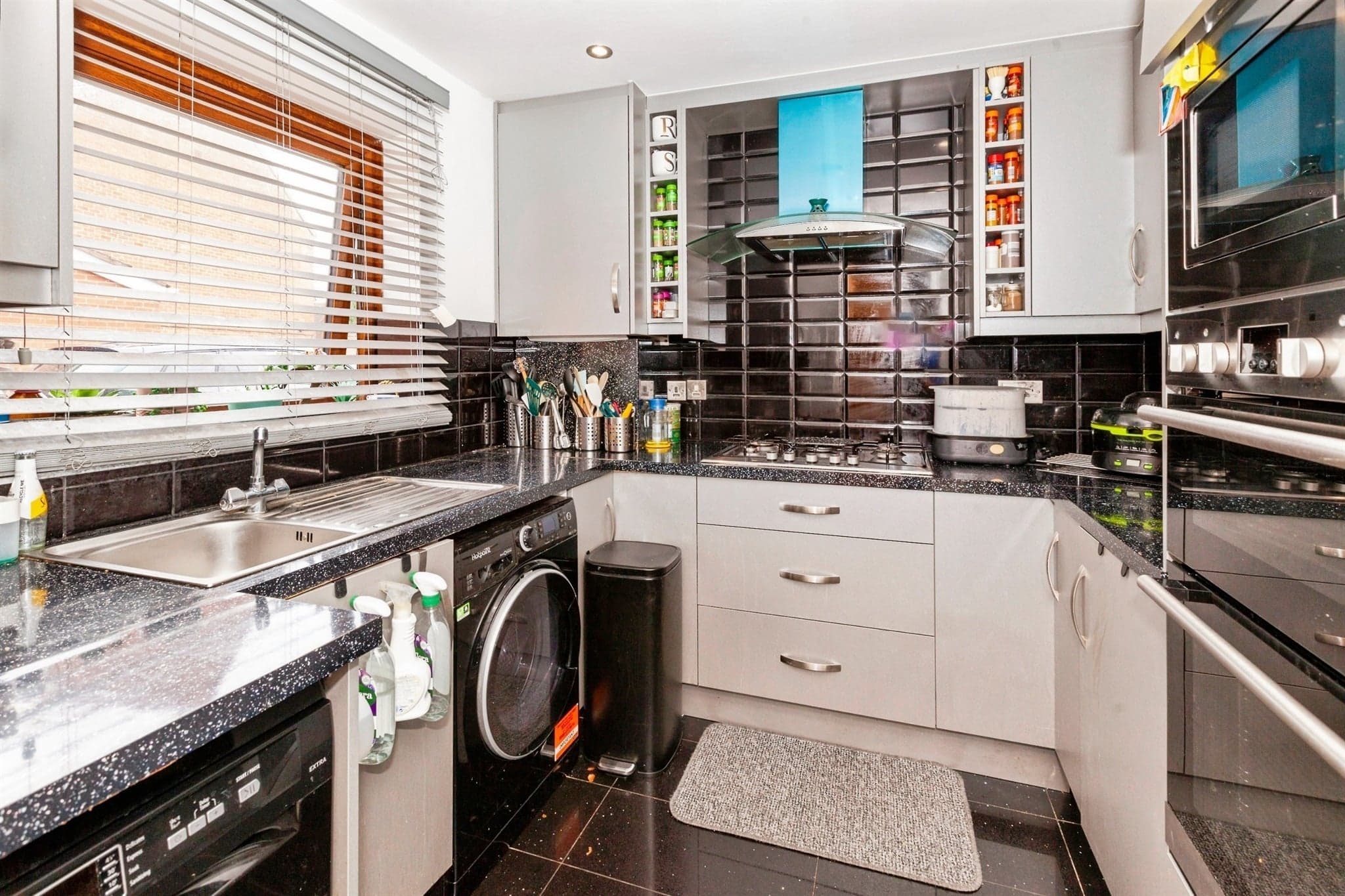 Property at Rochfords Gardens, Slough