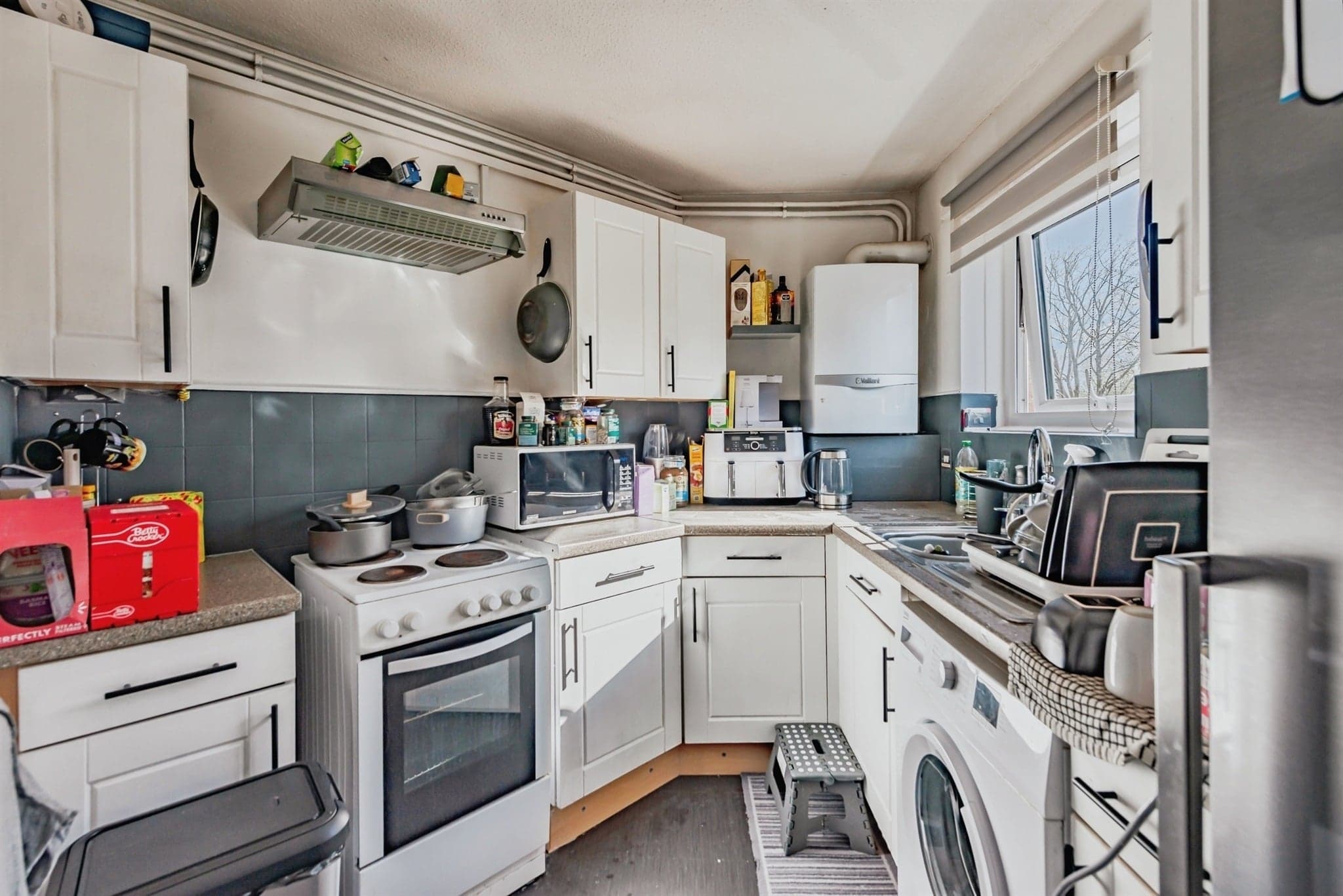 Property at Dalewood Gardens, Crawley