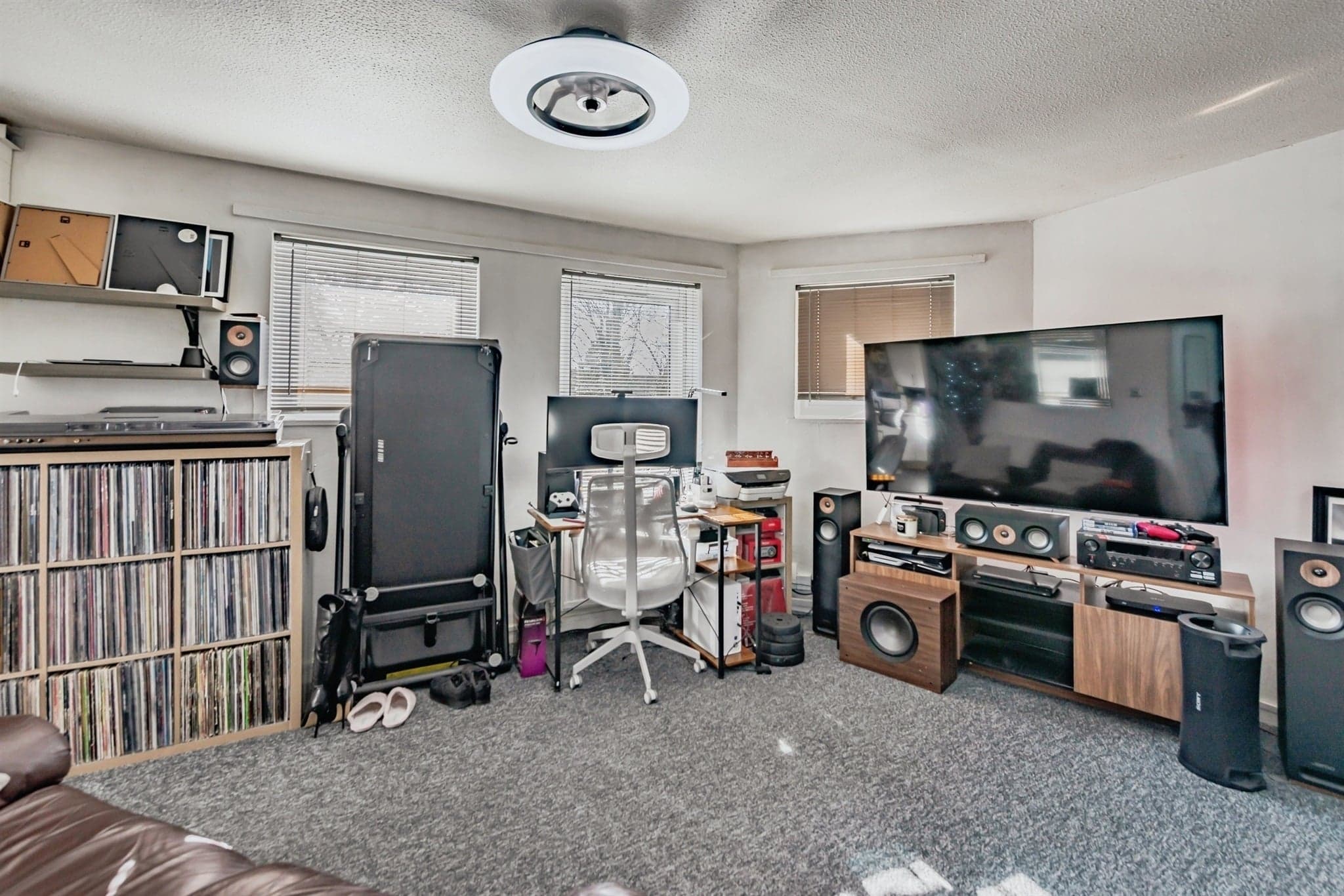 Property at Dalewood Gardens, Crawley