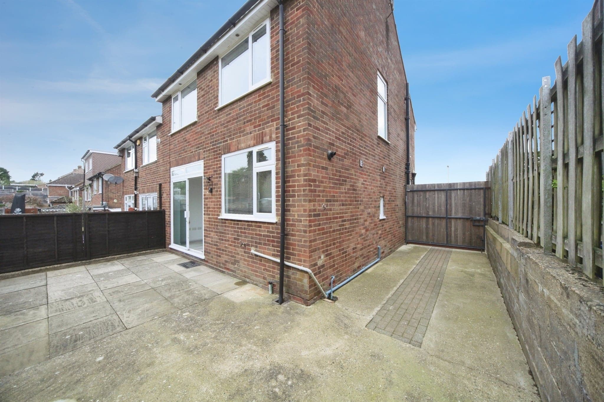 Property at Hillary Crescent, Luton