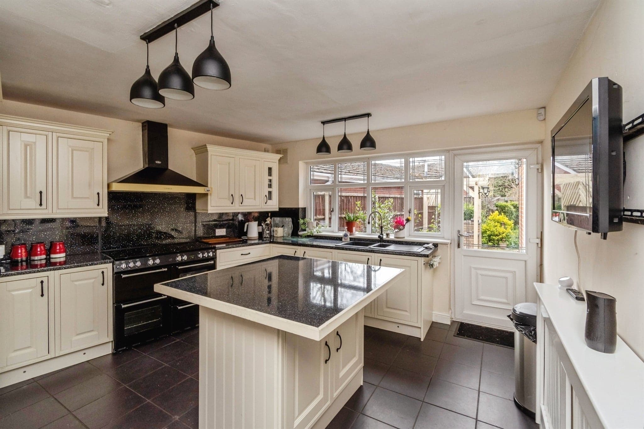 Property at George Rose Gardens, Wednesbury