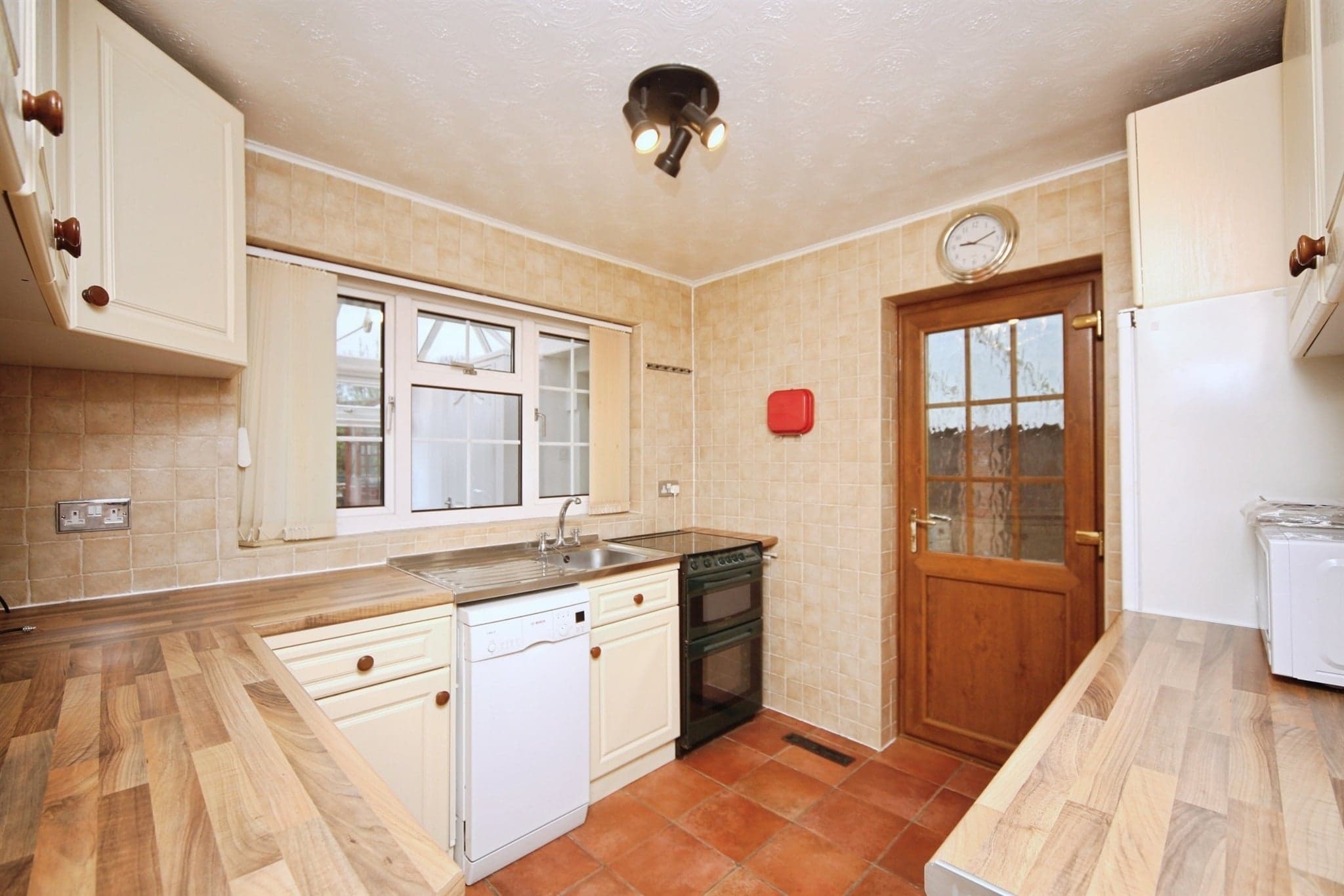 Property at Dovehouse Drive, Wellesbourne, Warwick