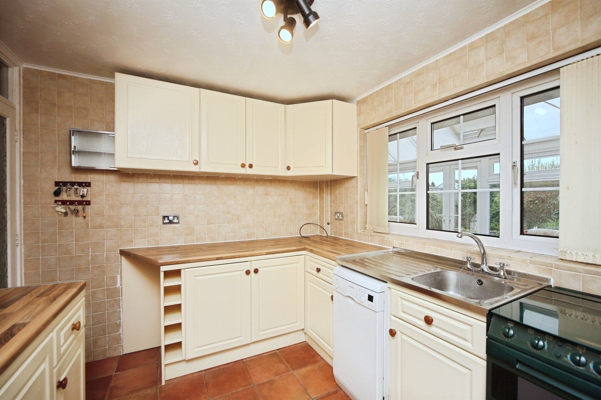 Property at Dovehouse Drive, Wellesbourne, Warwick