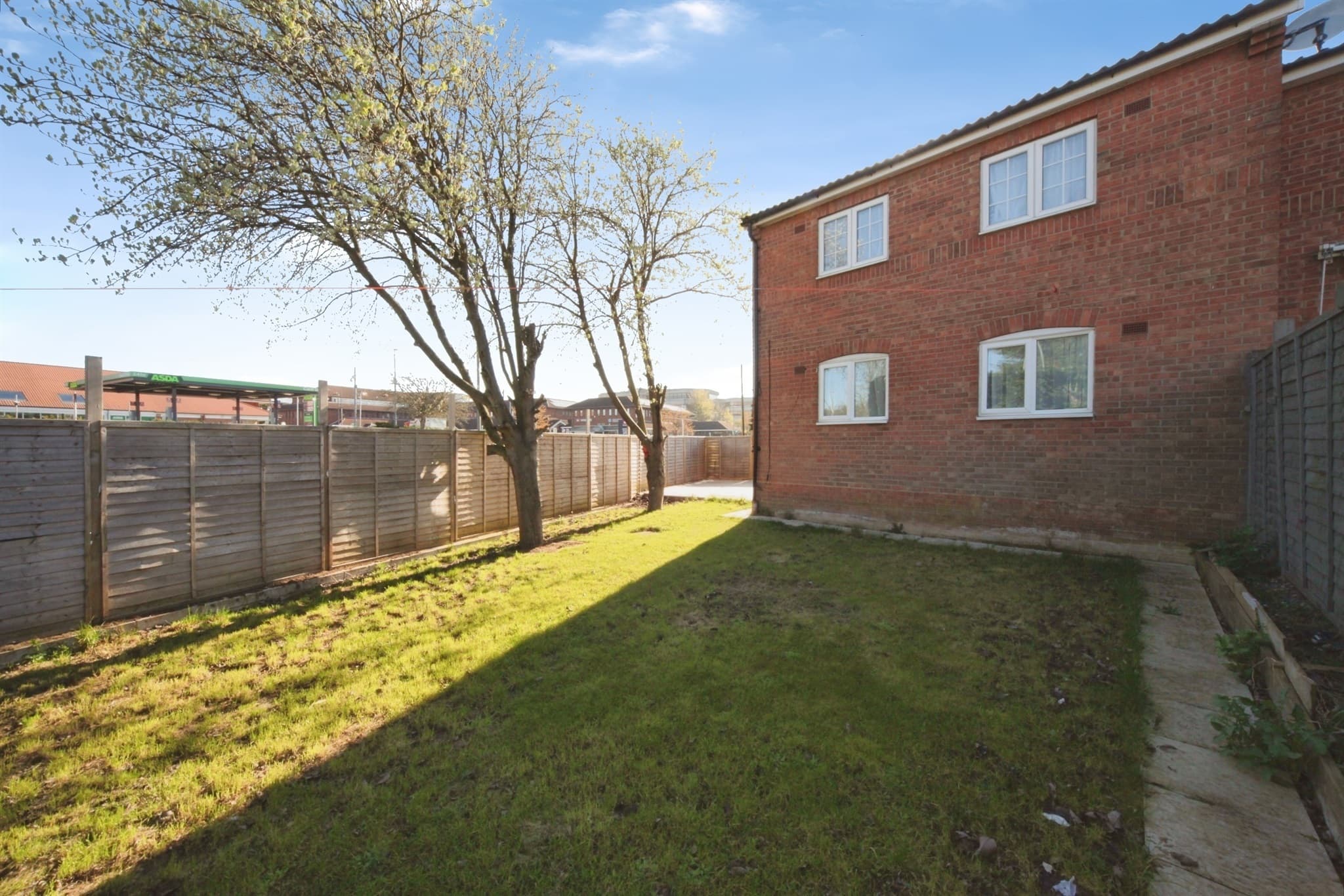 Property at Nayland Close, Luton