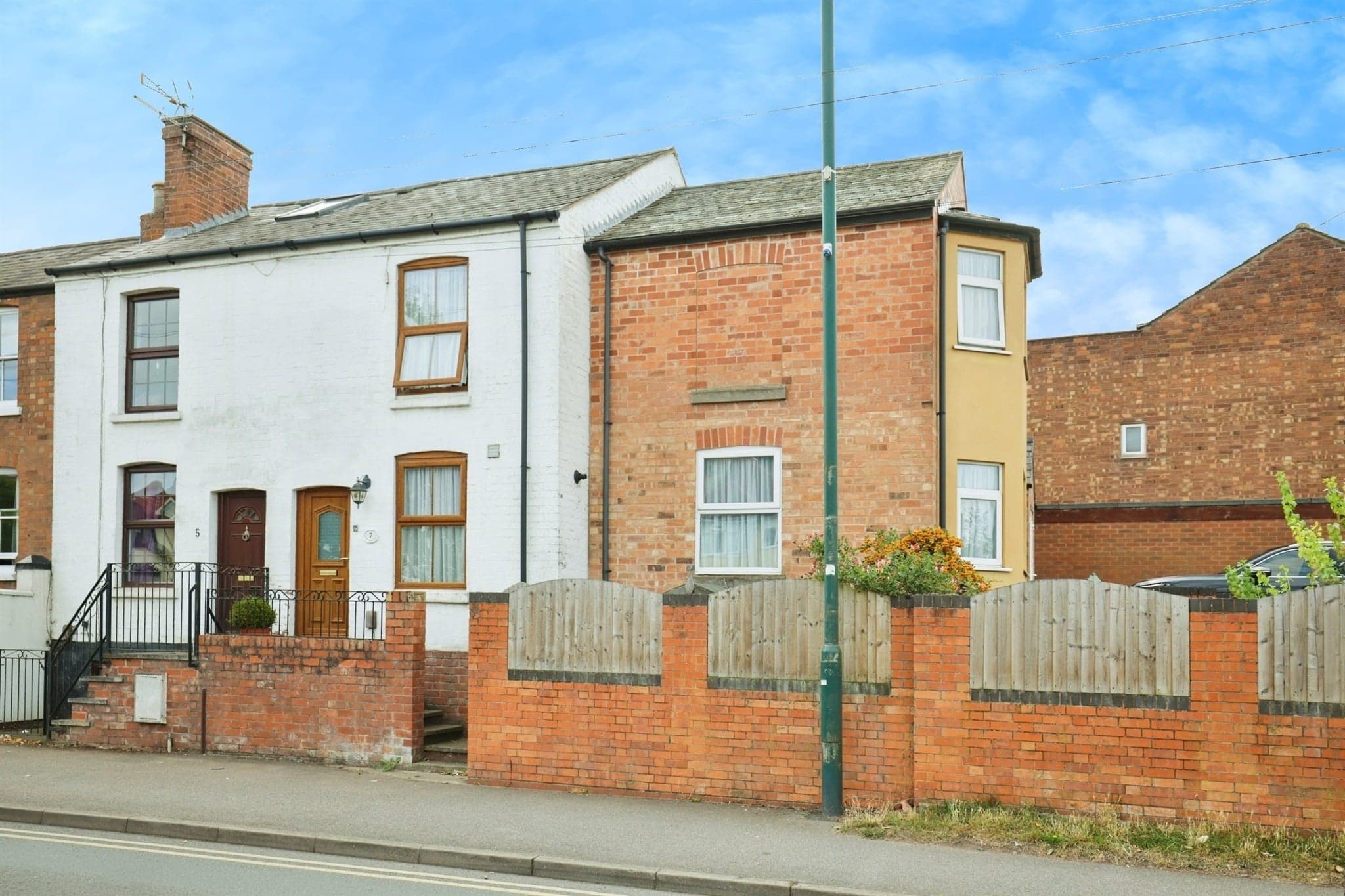 Property at Heathcote Road, Whitnash, Leamington Spa
