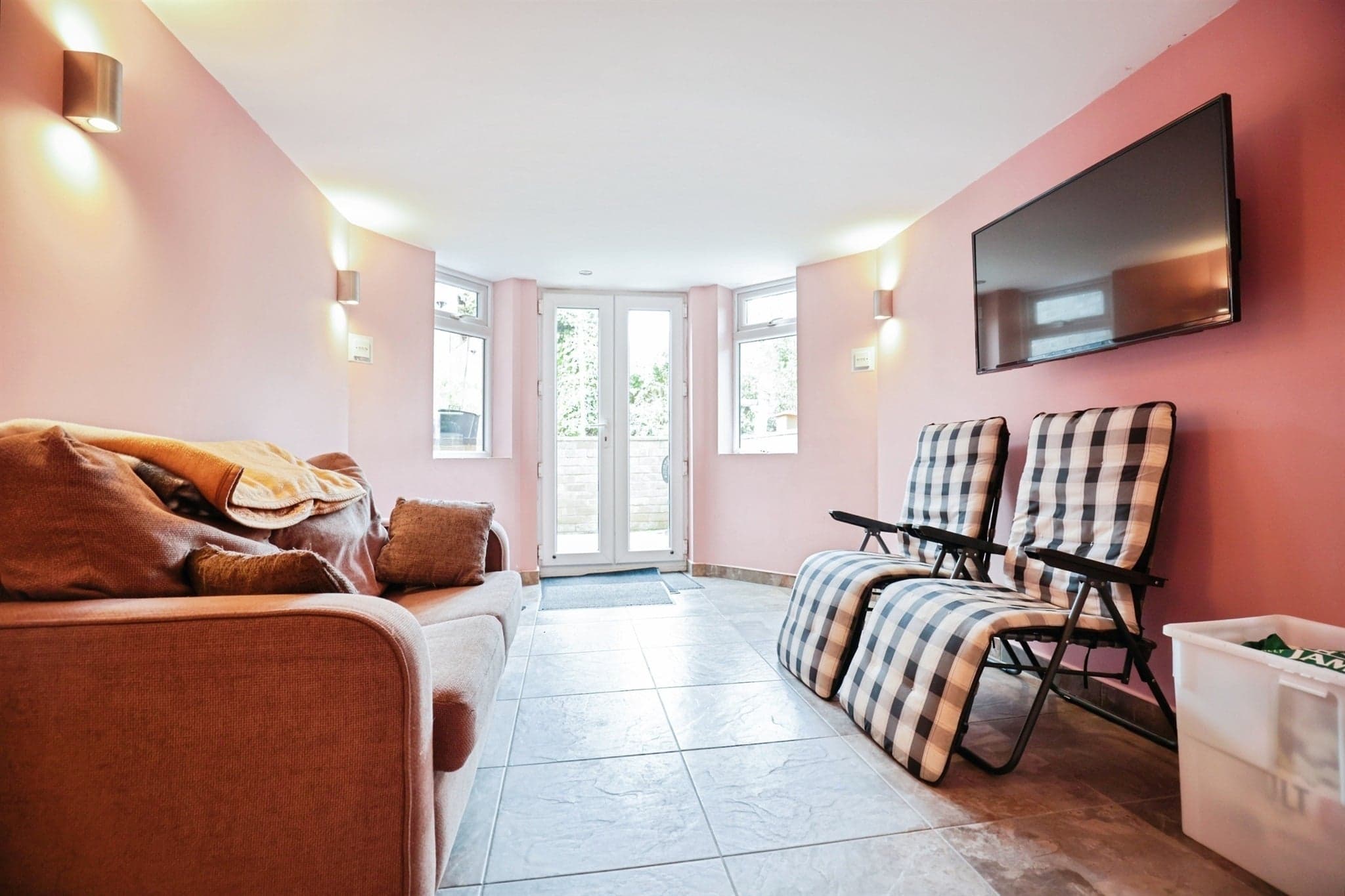 Property at Heathcote Road, Whitnash, Leamington Spa