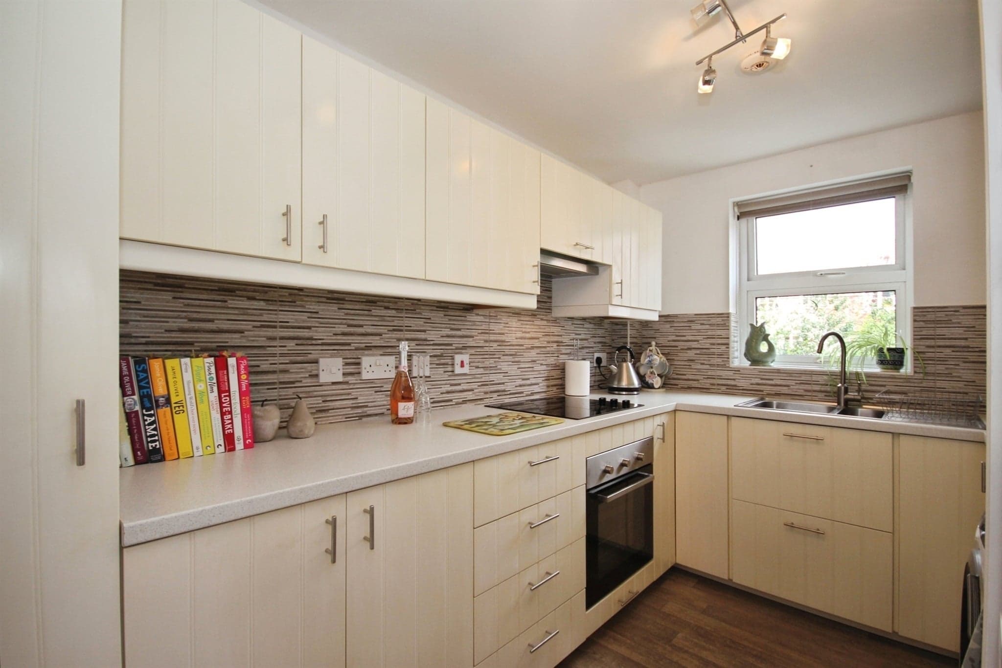 Property at Binswood Avenue, Leamington Spa