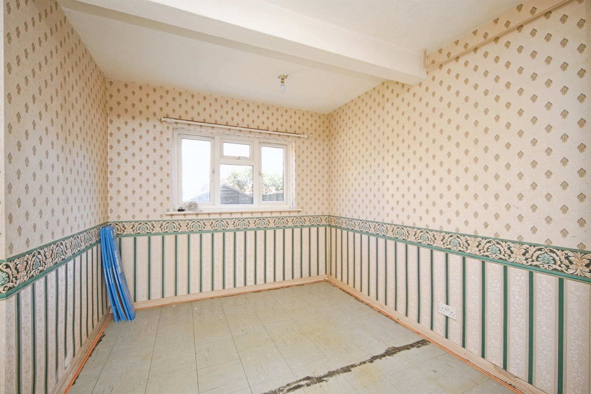 Property at Justins Avenue, Stratford-Upon-Avon