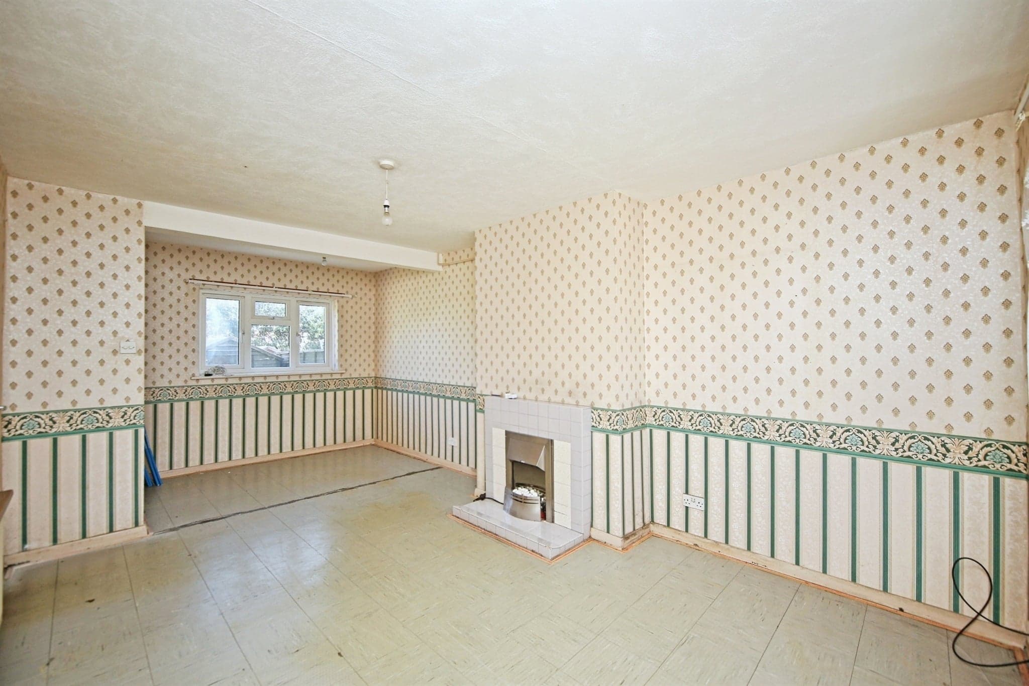 Property at Justins Avenue, Stratford-Upon-Avon