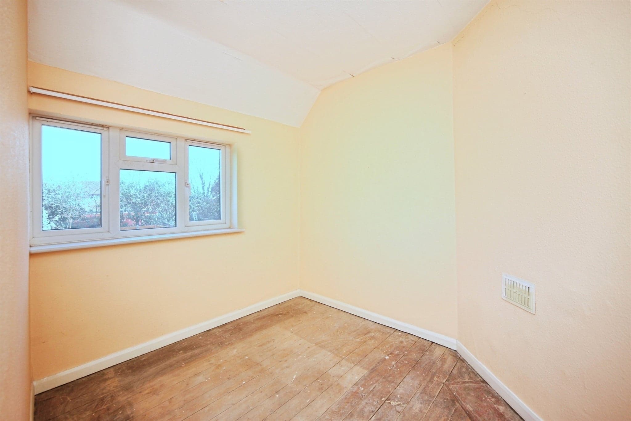 Property at Justins Avenue, Stratford-Upon-Avon