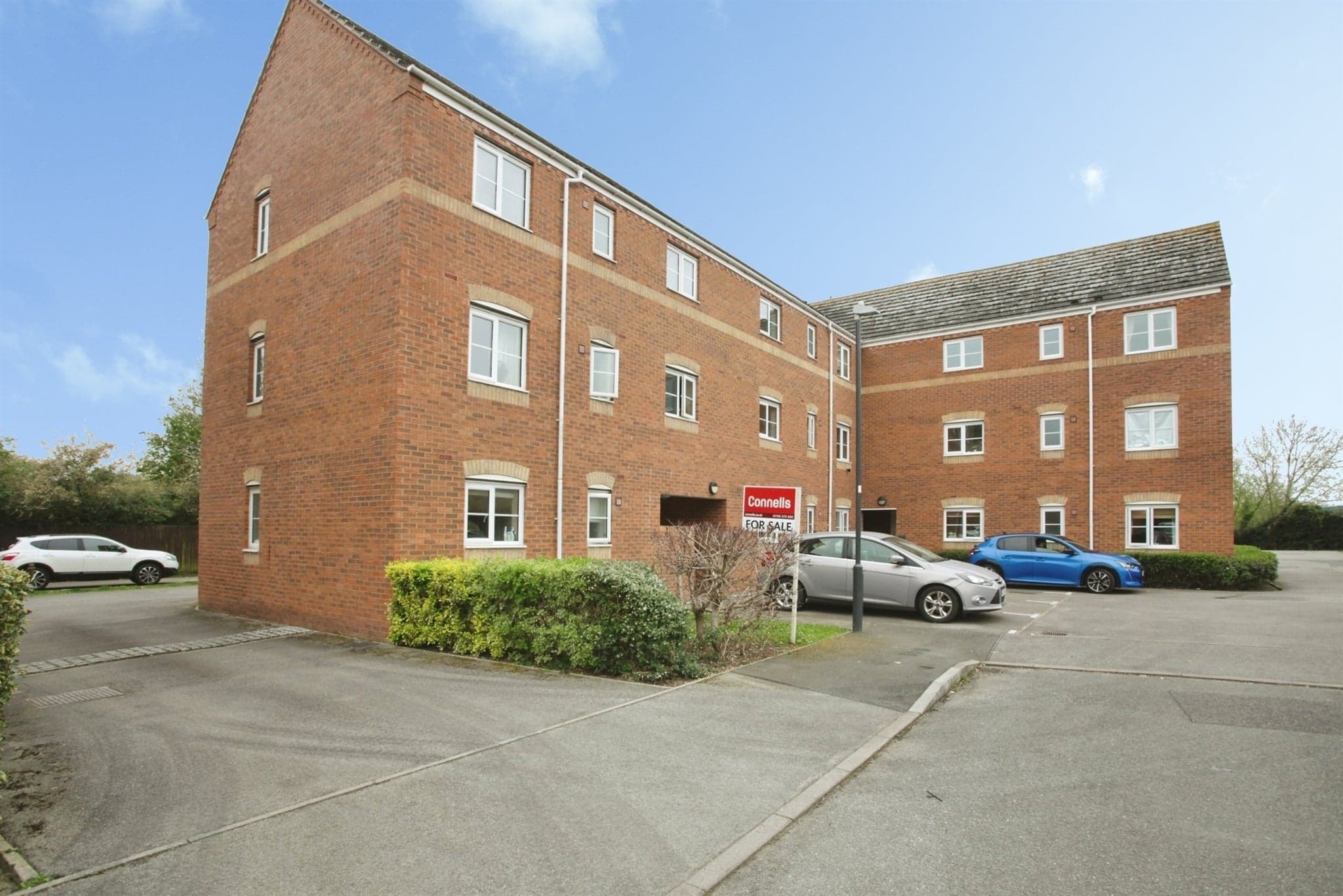 Property at Gardeners End, RUGBY