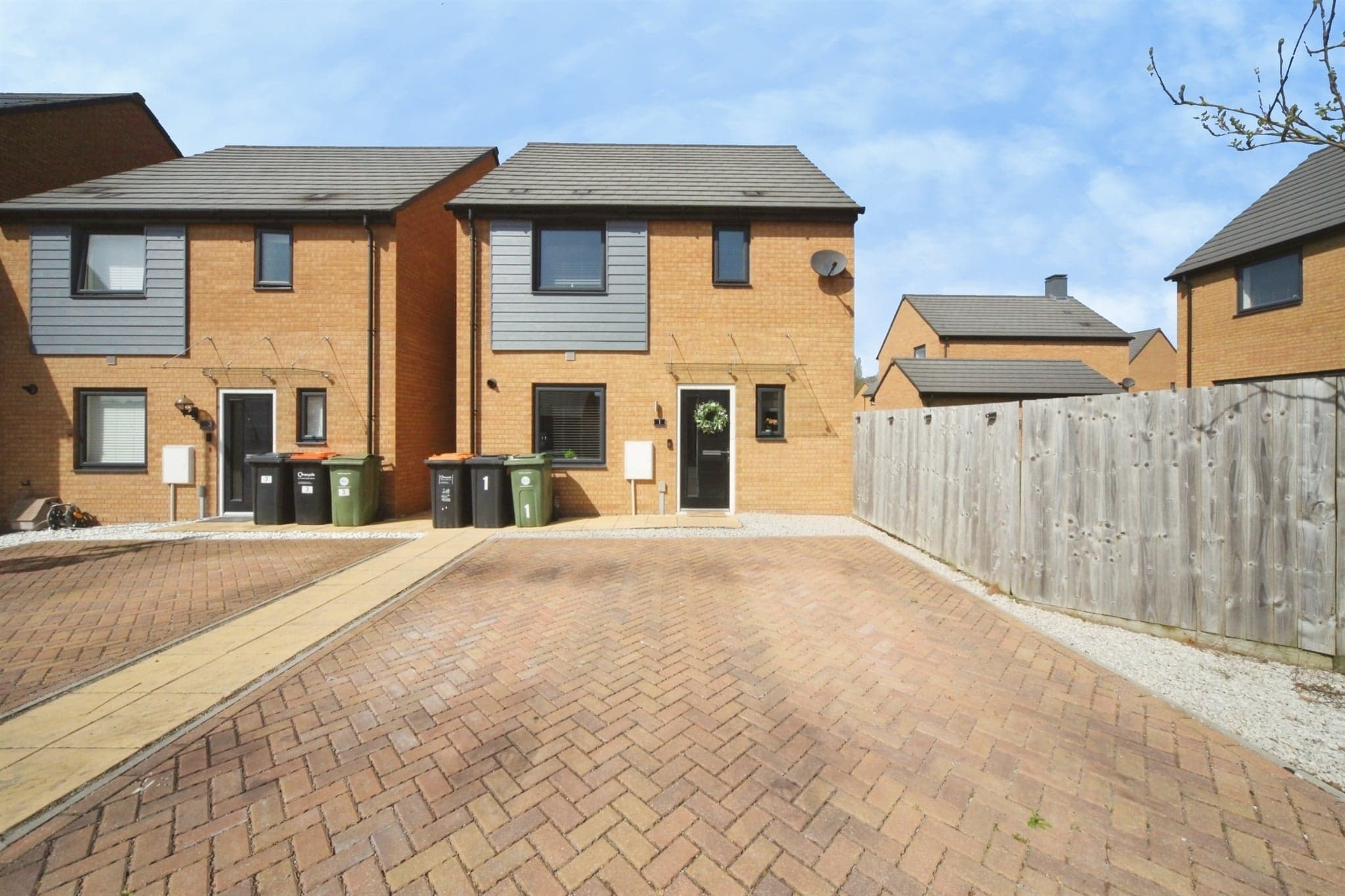 Property at Aventine Grove, Houghton Regis, Dunstable