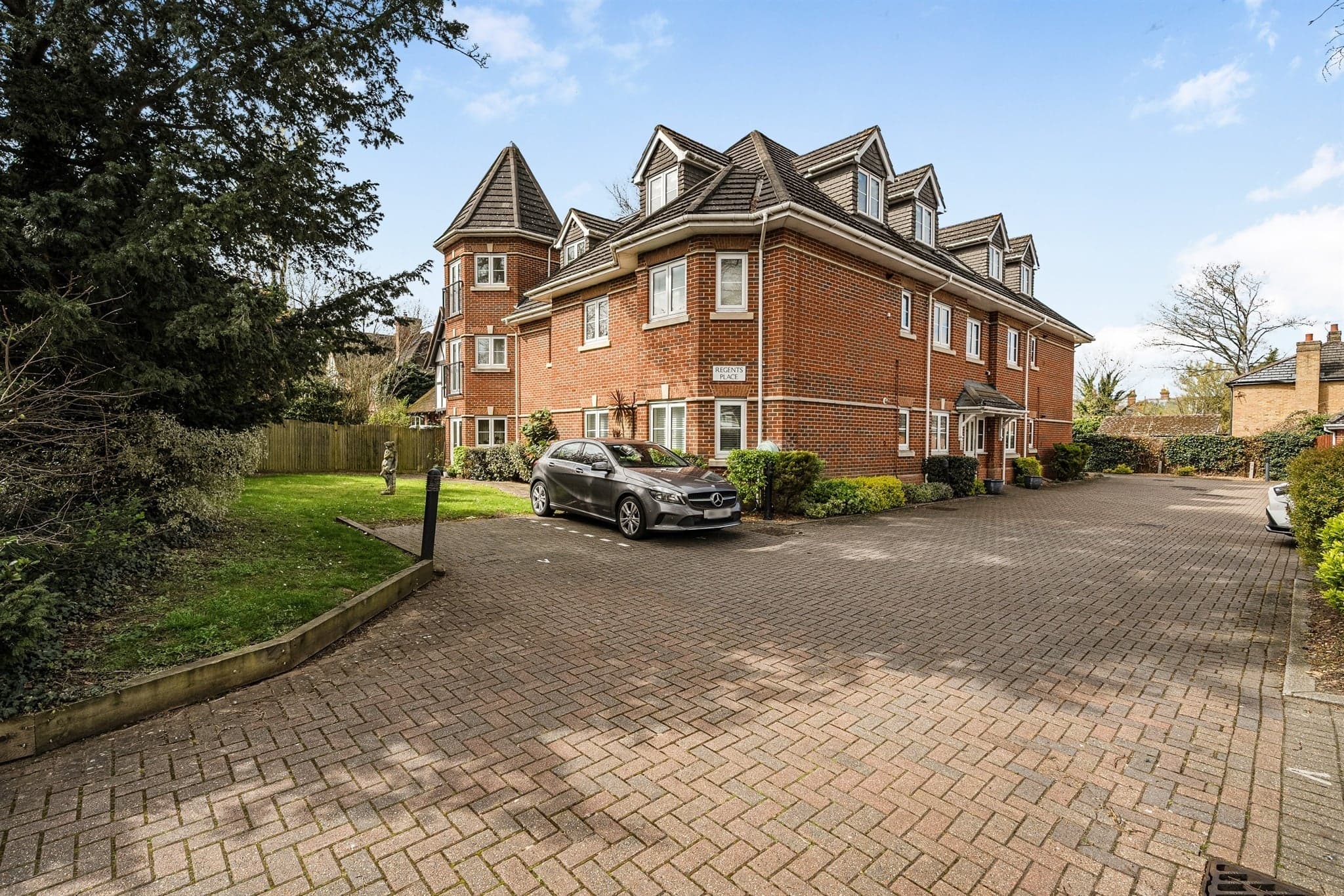 Property at Bath Road, Maidenhead