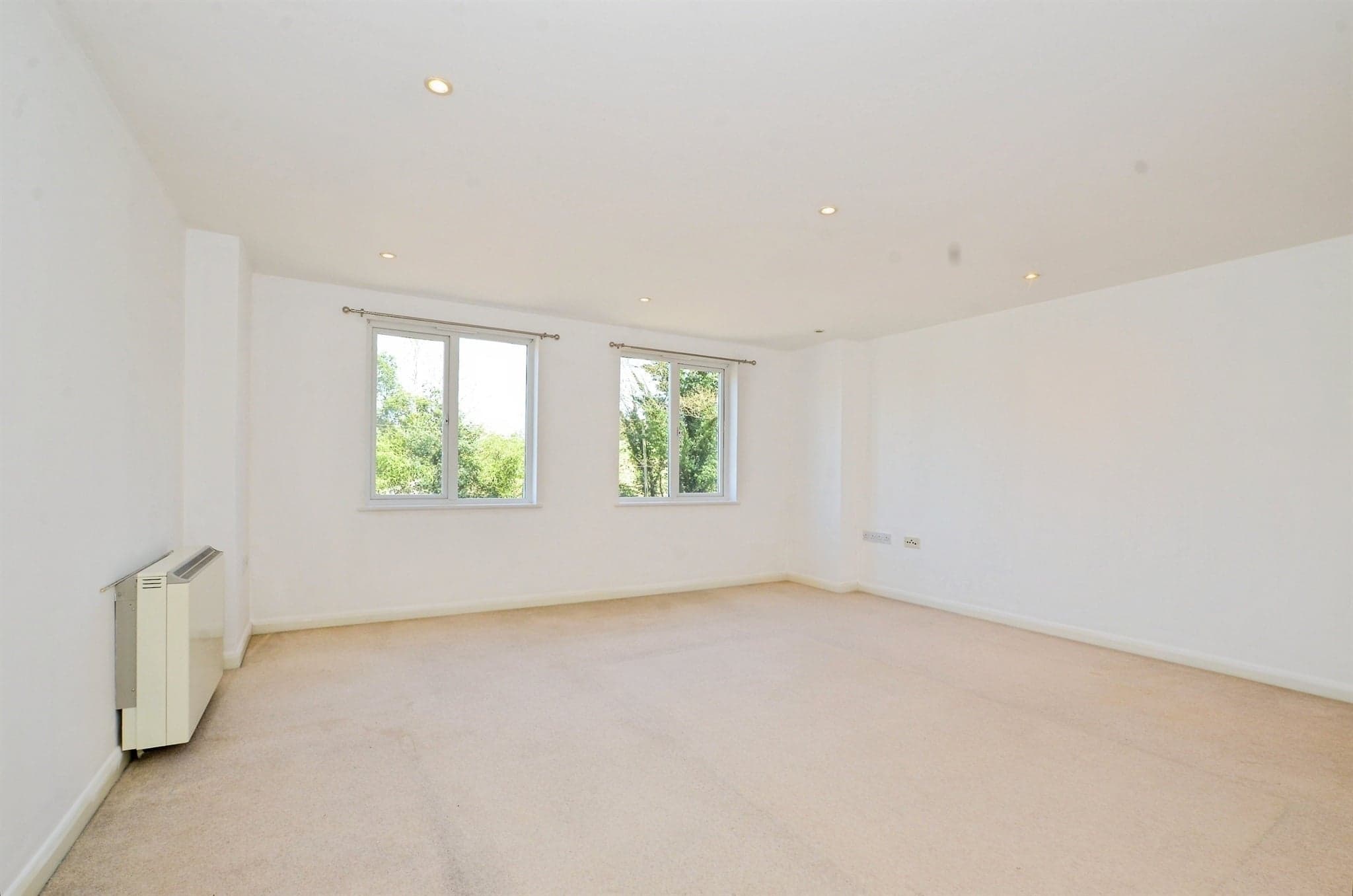 Property at Roundwood Lane, Harpenden