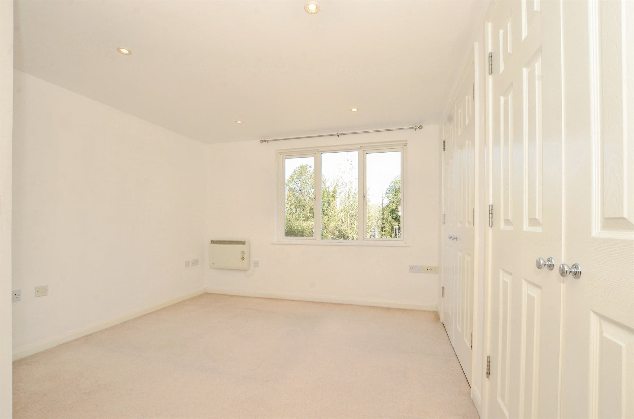 Property at Roundwood Lane, Harpenden