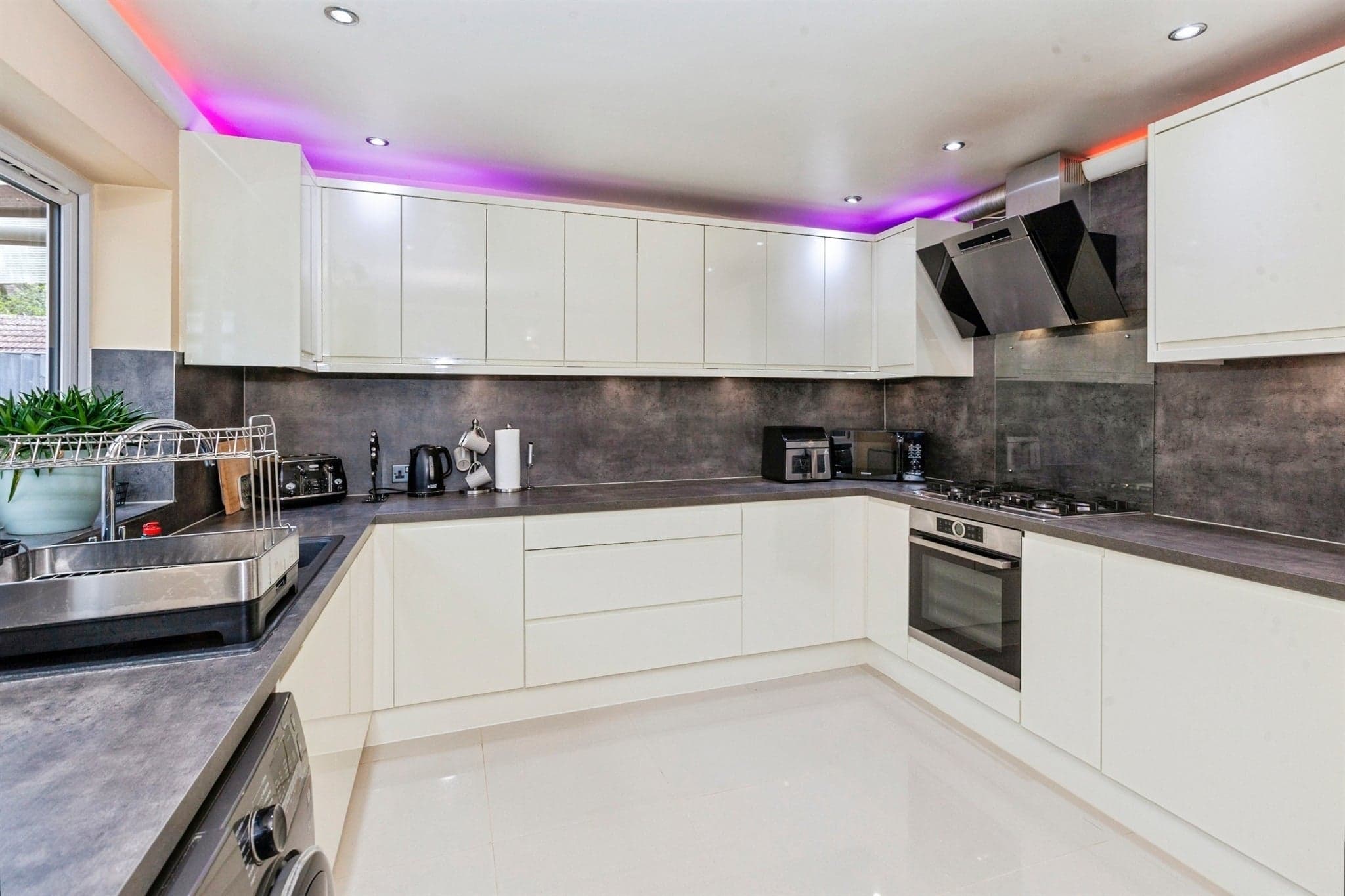 Property at Canterbury Avenue, Slough
