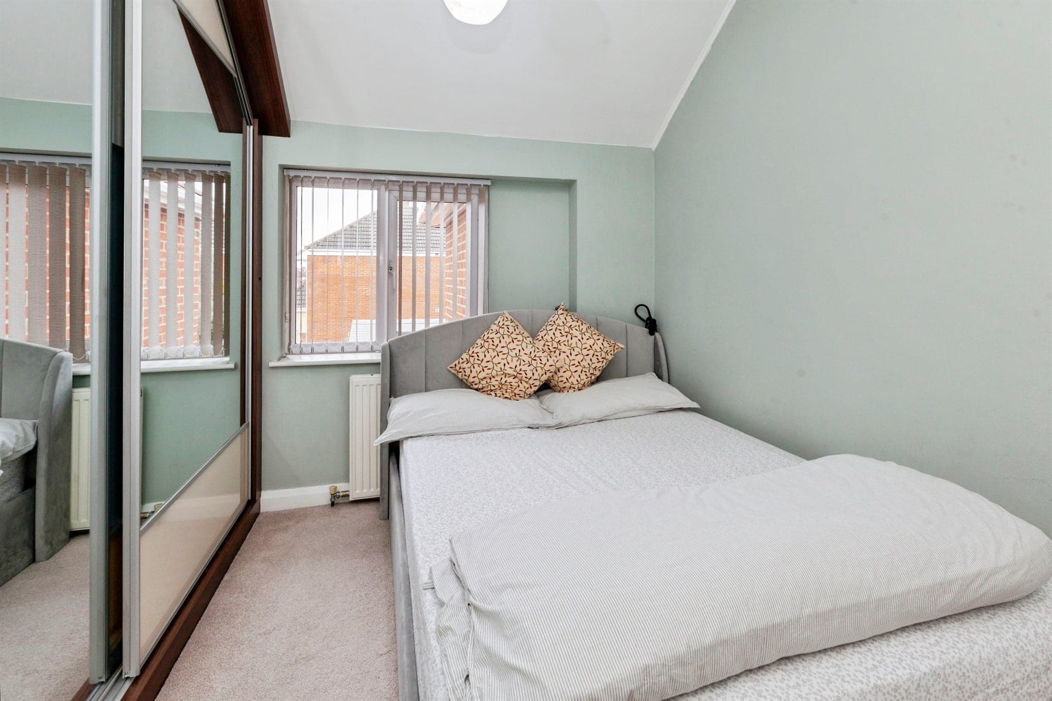Property at Canterbury Avenue, Slough