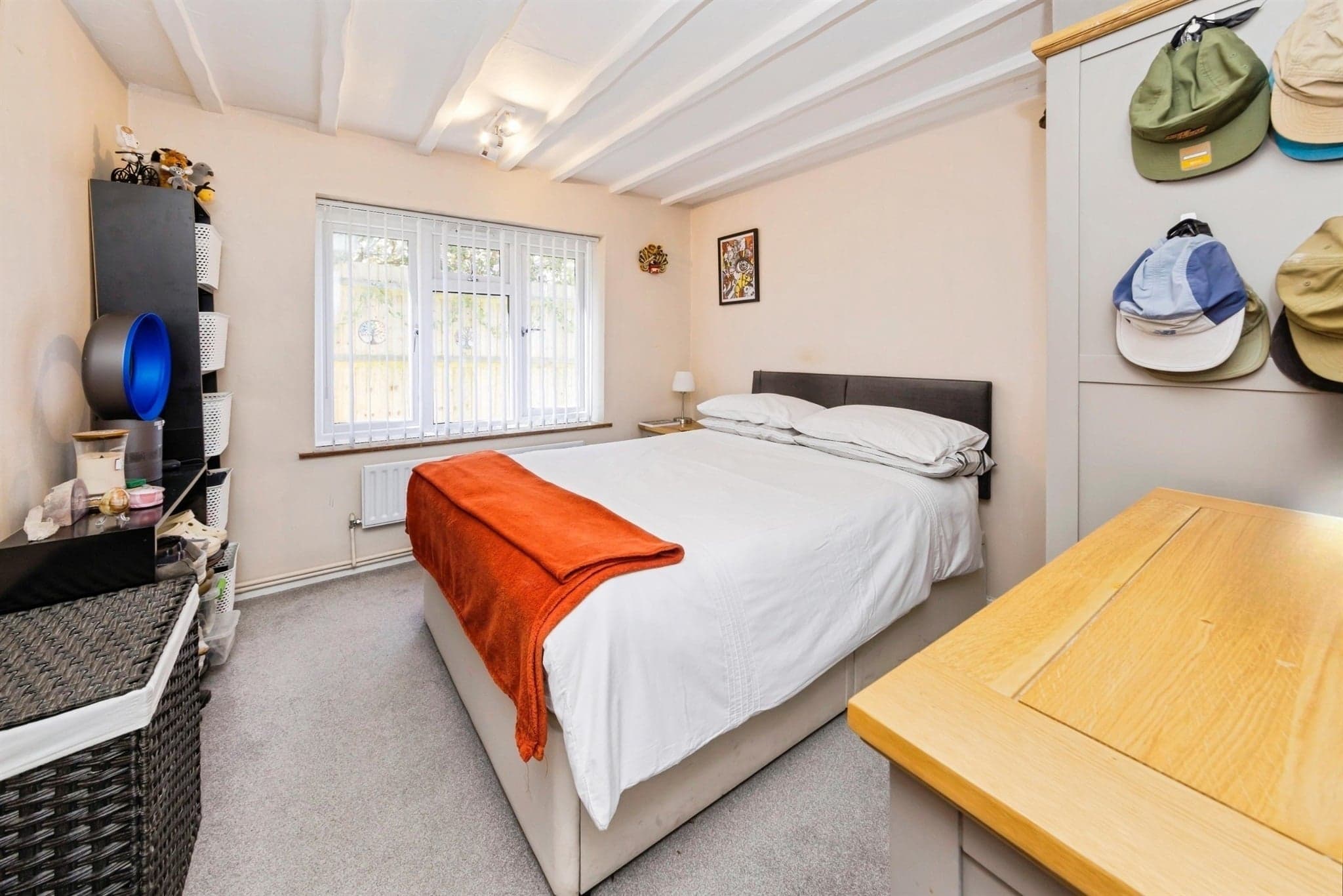 Property at Snow Hill, Copthorne, Crawley