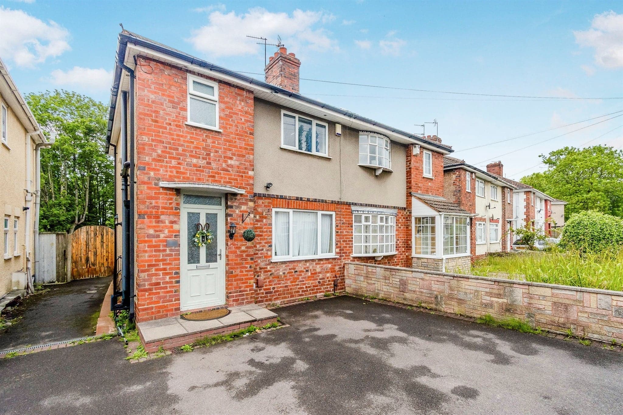 Property at Crathorne Avenue, Oxley, Wolverhampton