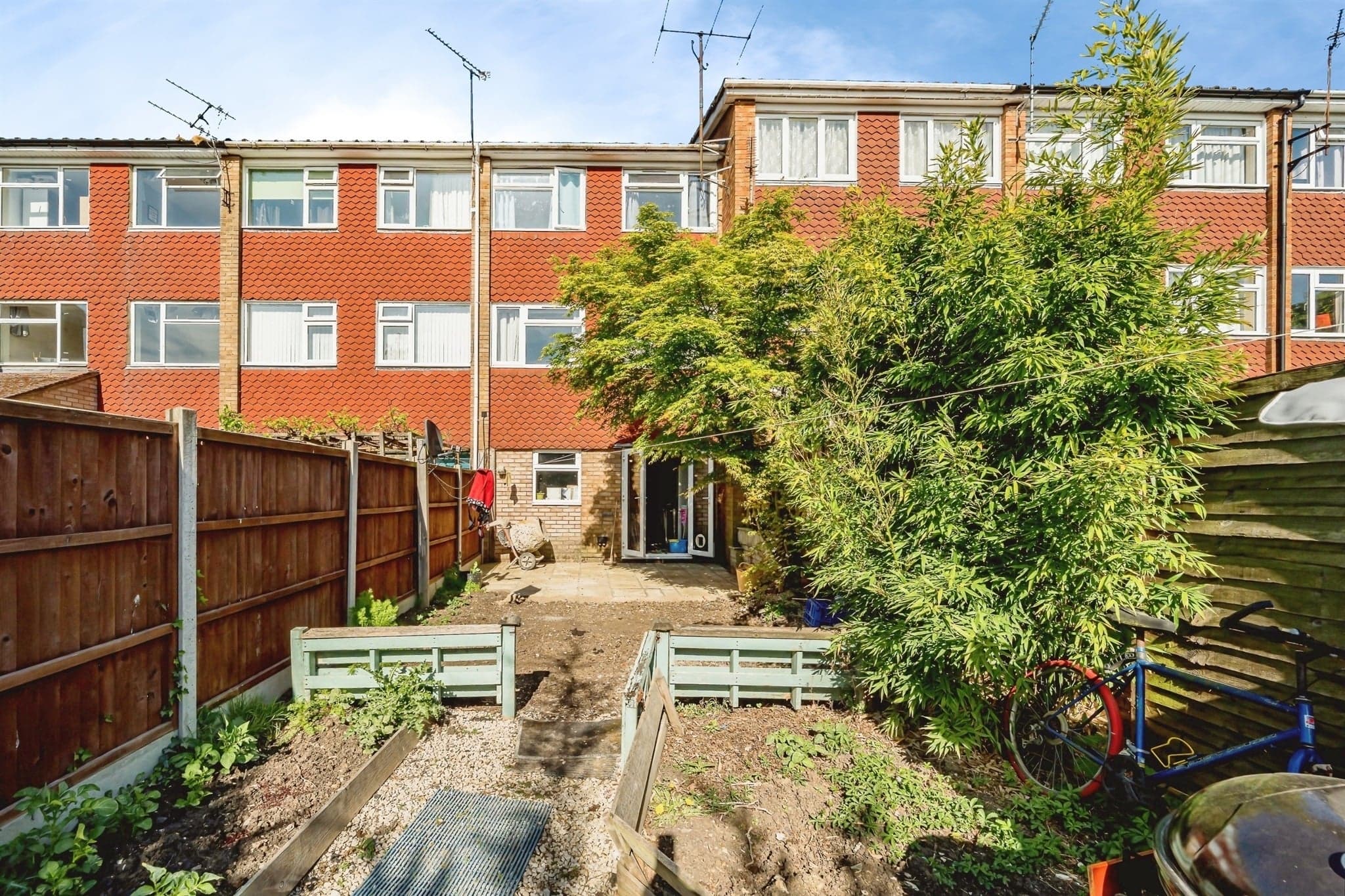 Property at Cam Mead, AYLESBURY