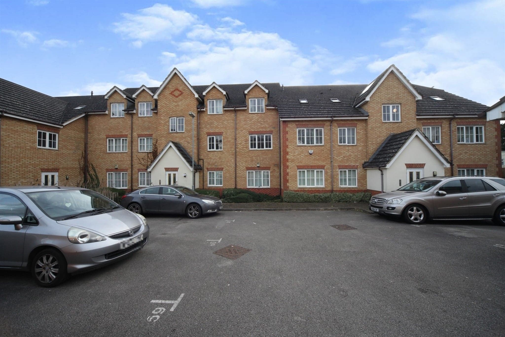 Property at The Wickets, Luton