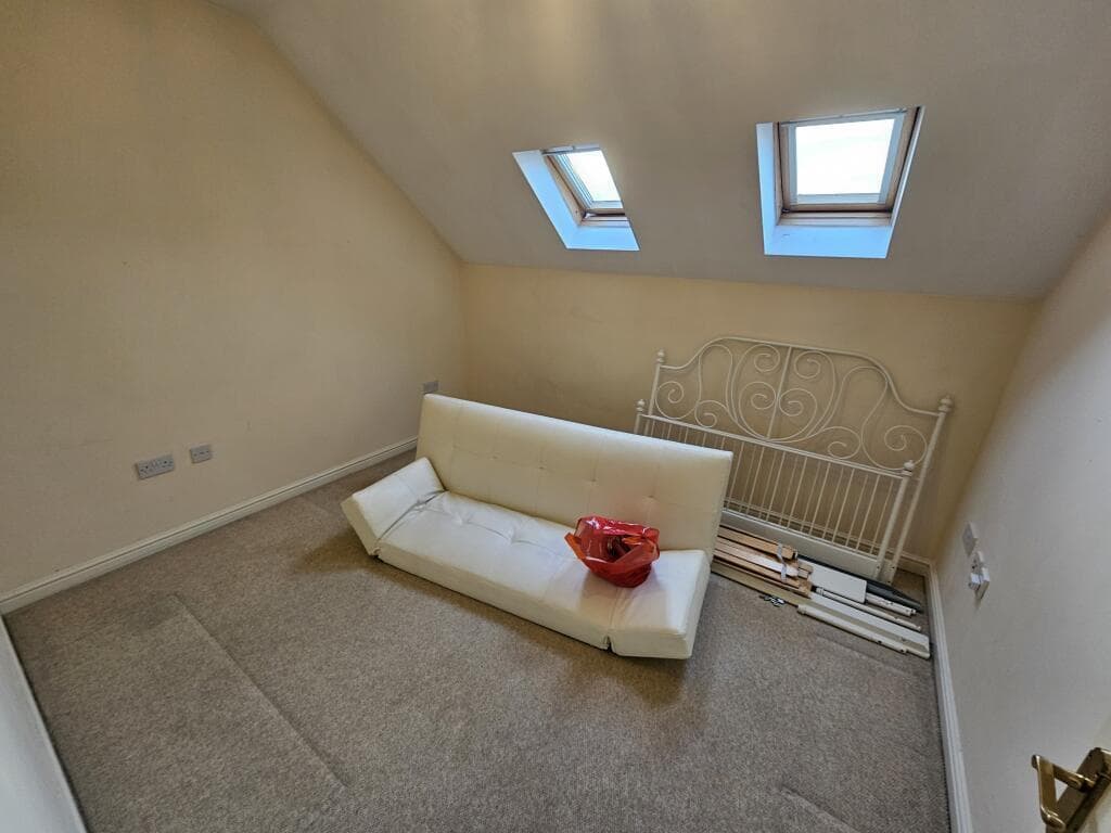 Property at The Wickets, Luton