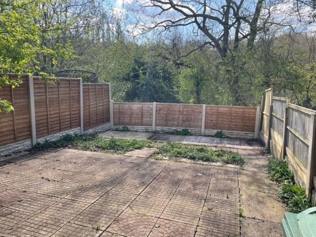 Property at Chelford Crescent, Kingswinford