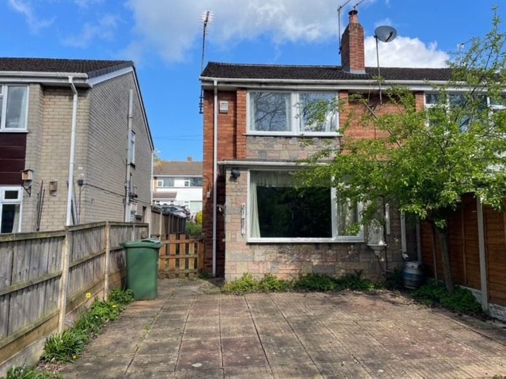 Property at Chelford Crescent, Kingswinford