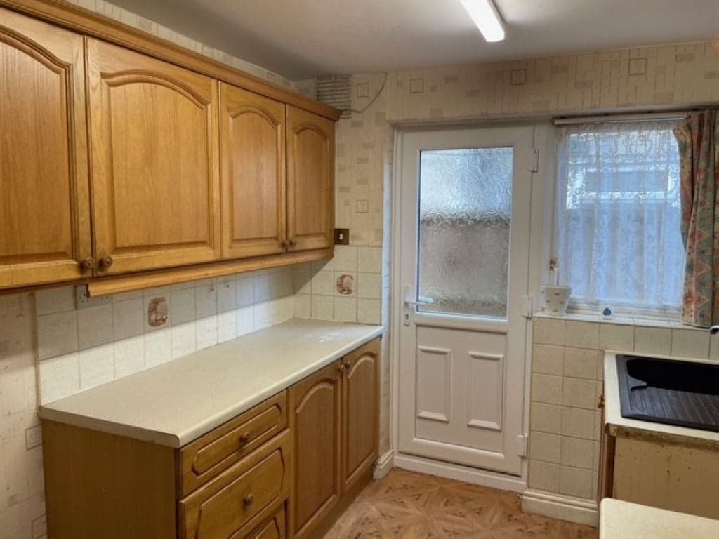 Property at Chelford Crescent, Kingswinford