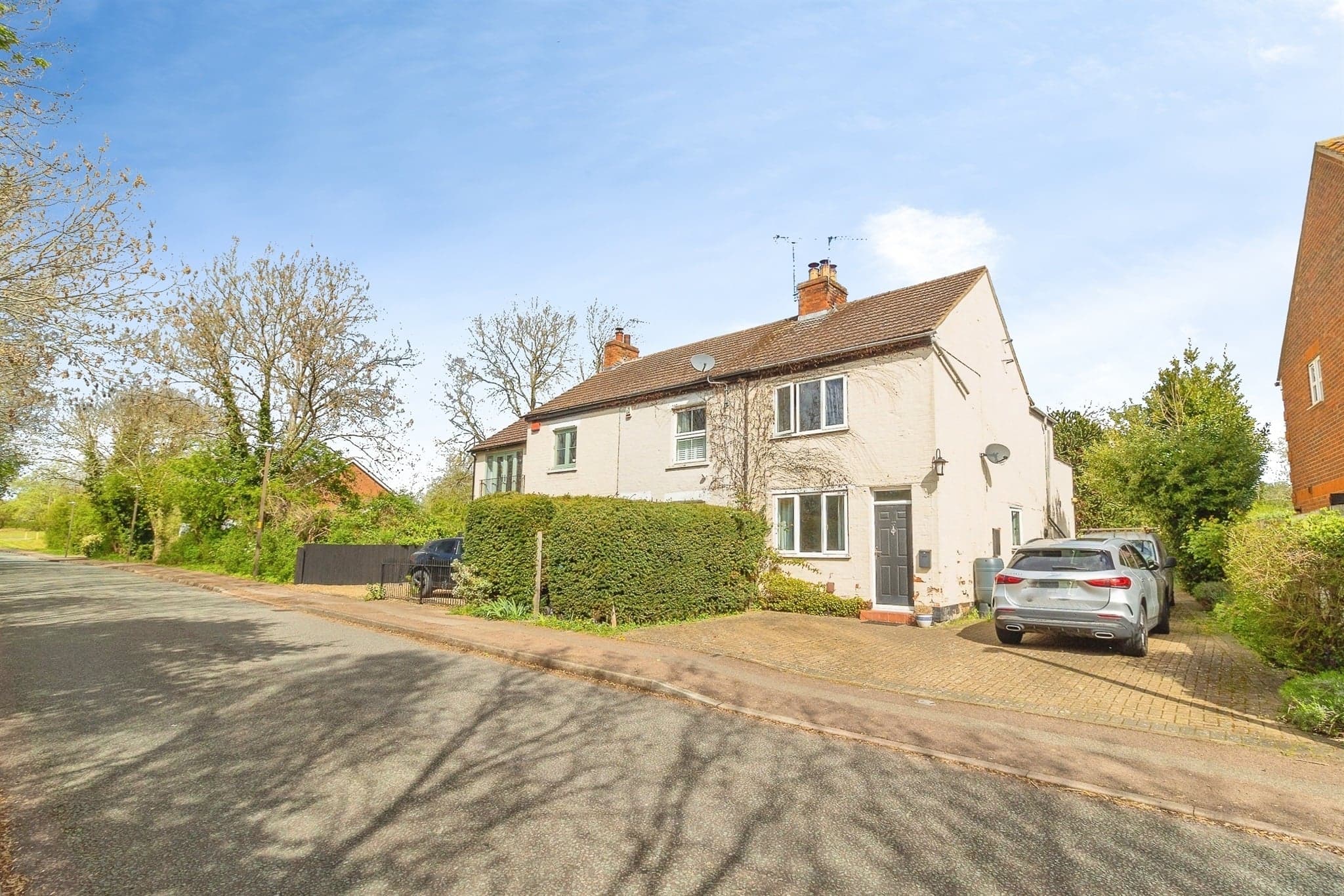 Property at Caldecotte Cottages, Caldecotte, Milton Keynes