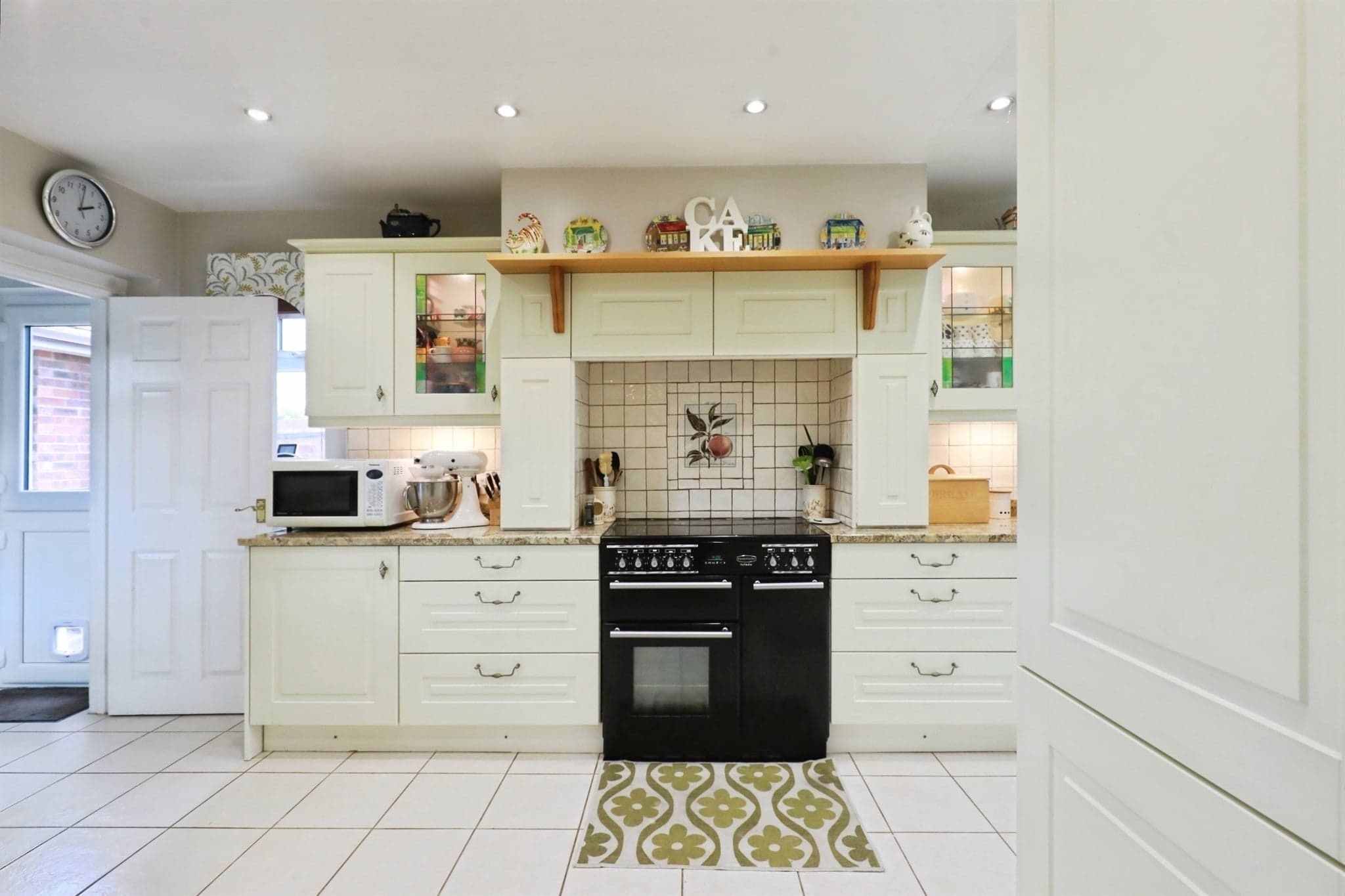 Property at Leys Close, Northend, Southam