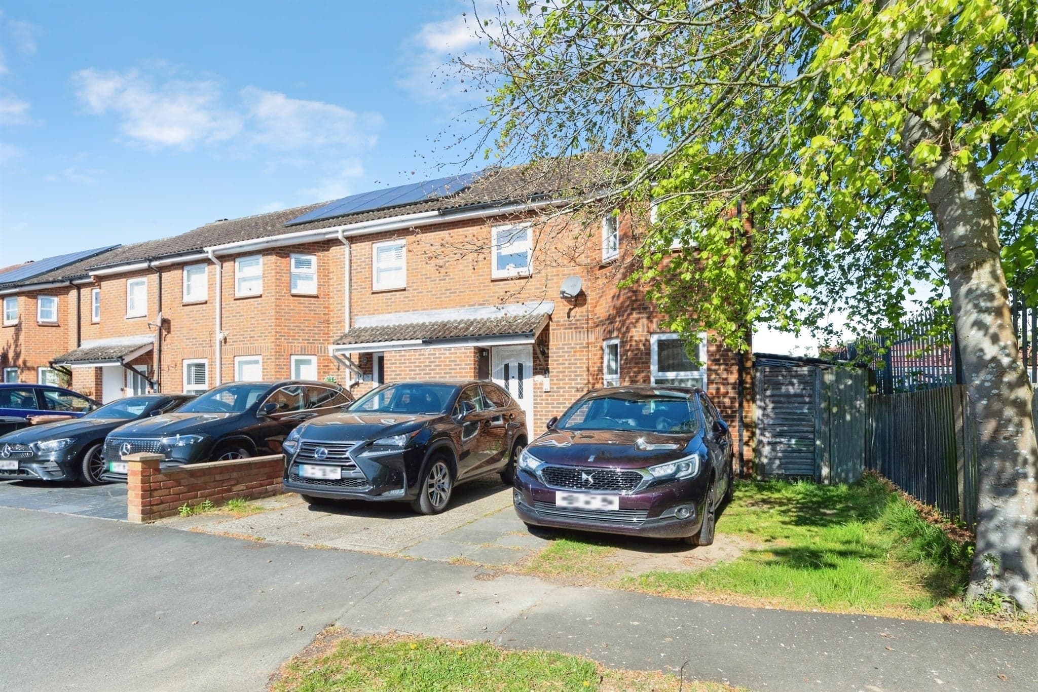 Property at Broadwater Crescent, Welwyn Garden City