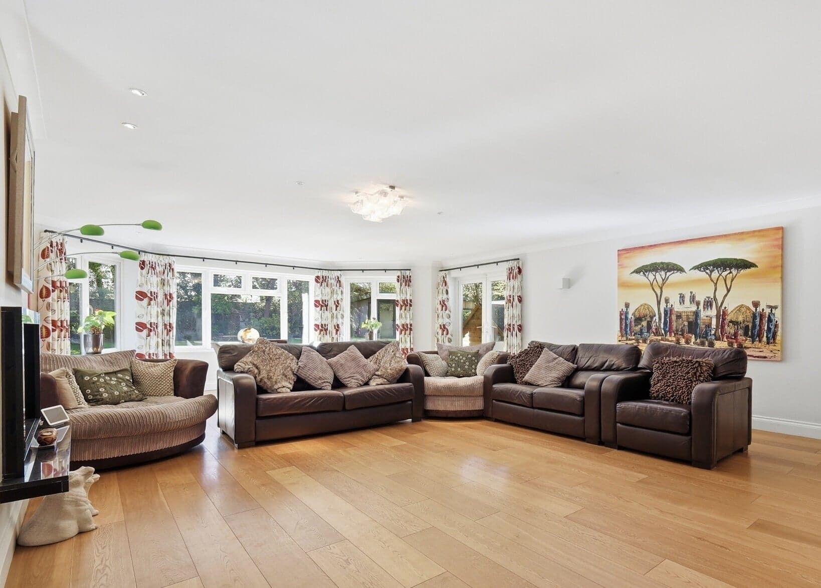 Property at Penny Croft, Harpenden