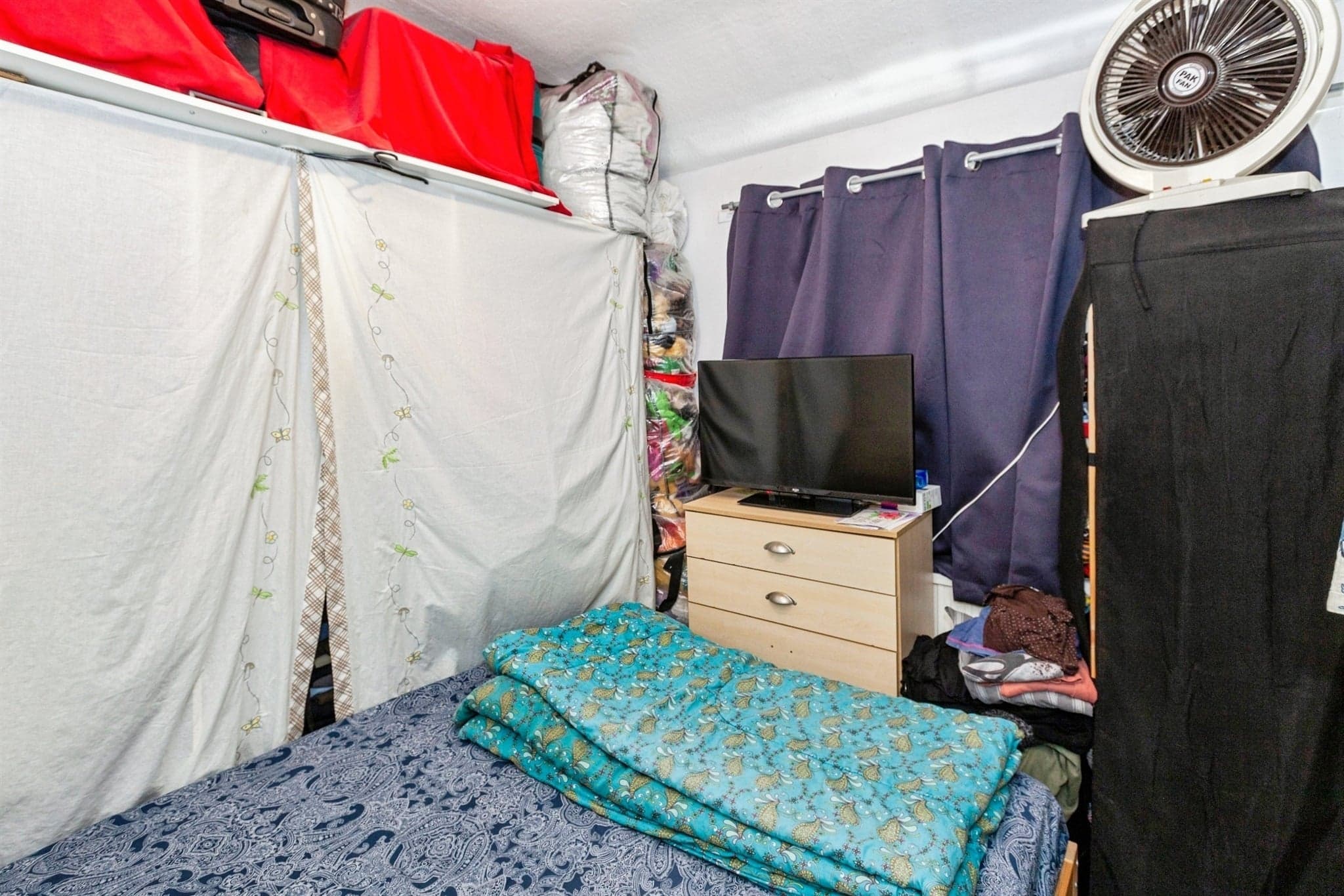 Property at Trelawney Avenue, SLOUGH