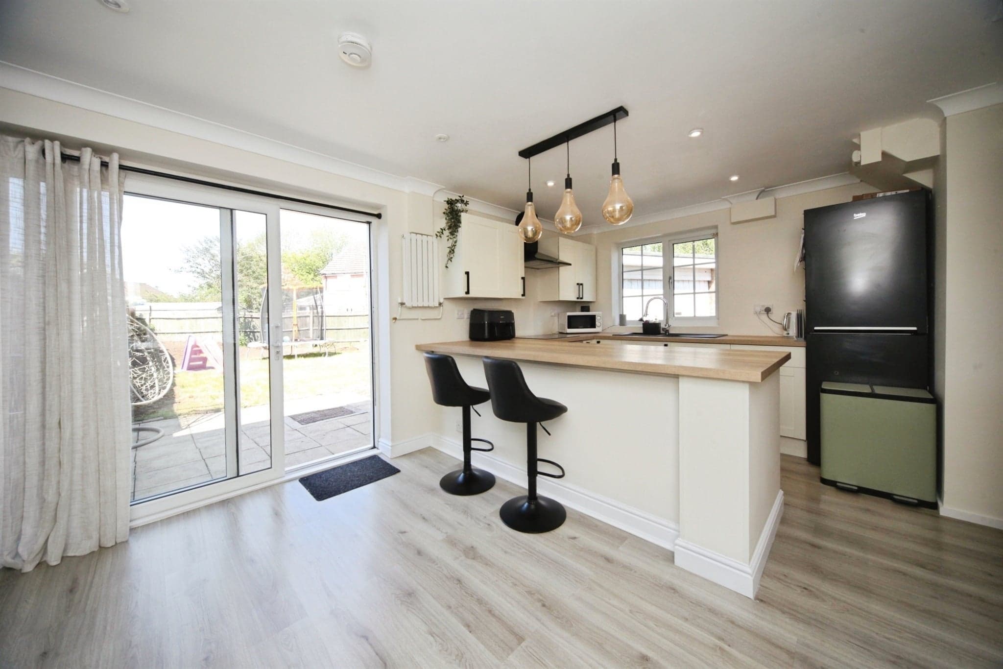 Property at Edgewood Drive, Luton