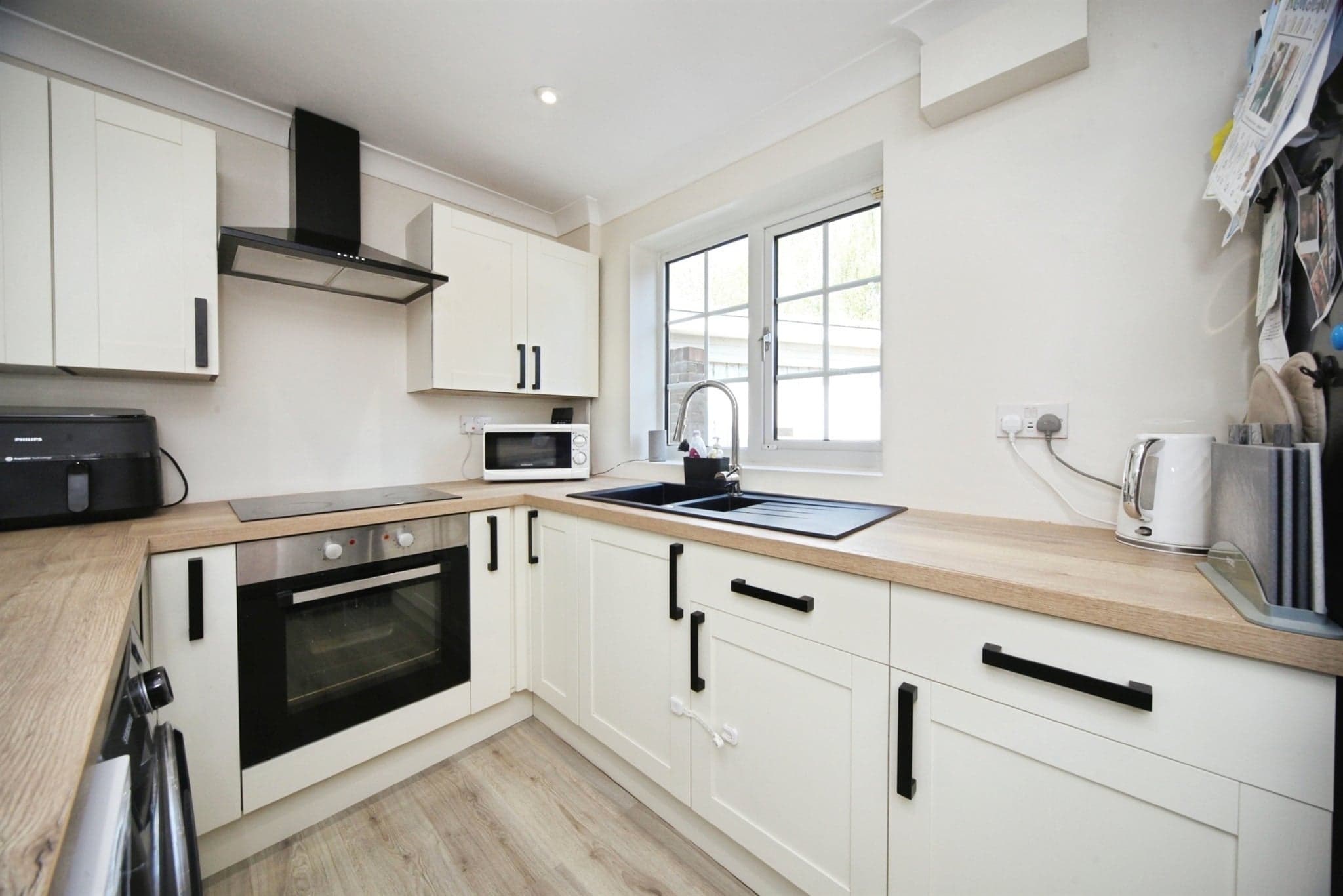 Property at Edgewood Drive, Luton
