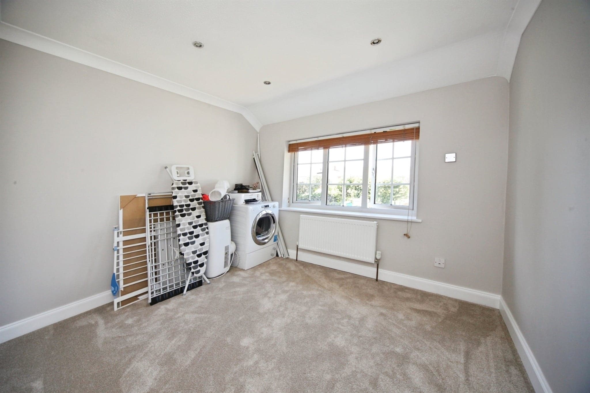 Property at Edgewood Drive, Luton