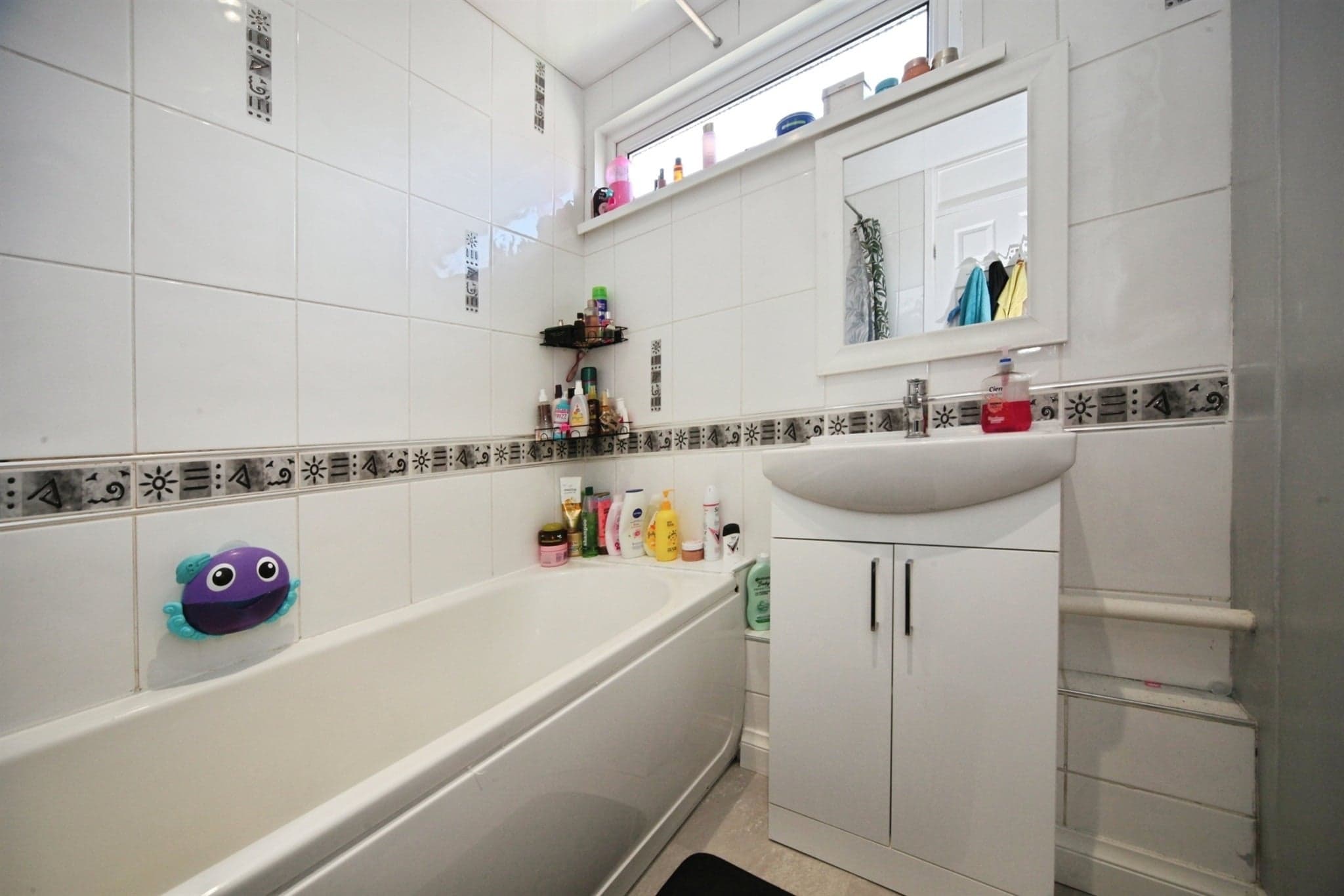 Property at Thrales Close, Luton