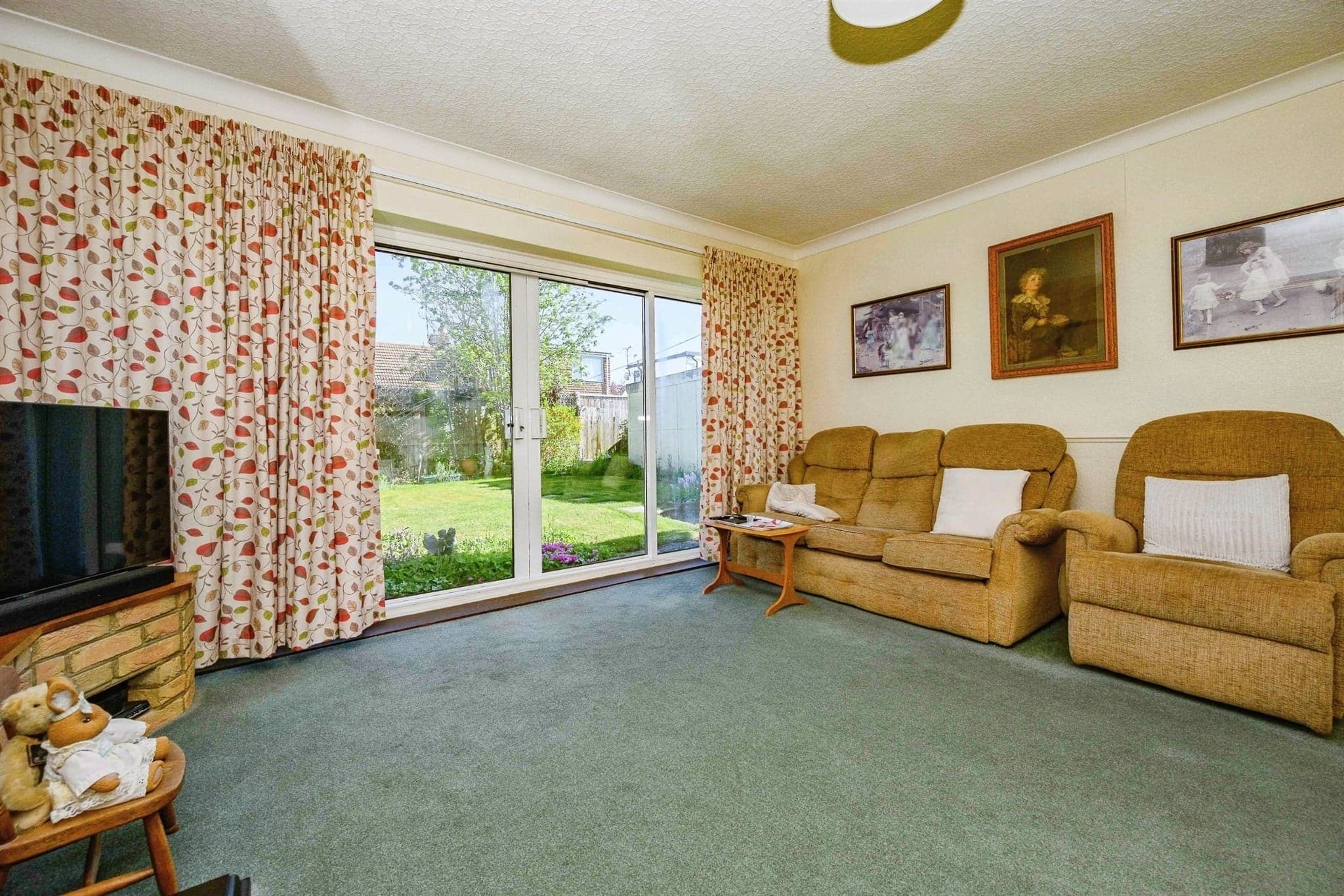 Property at The Furrows, Luton