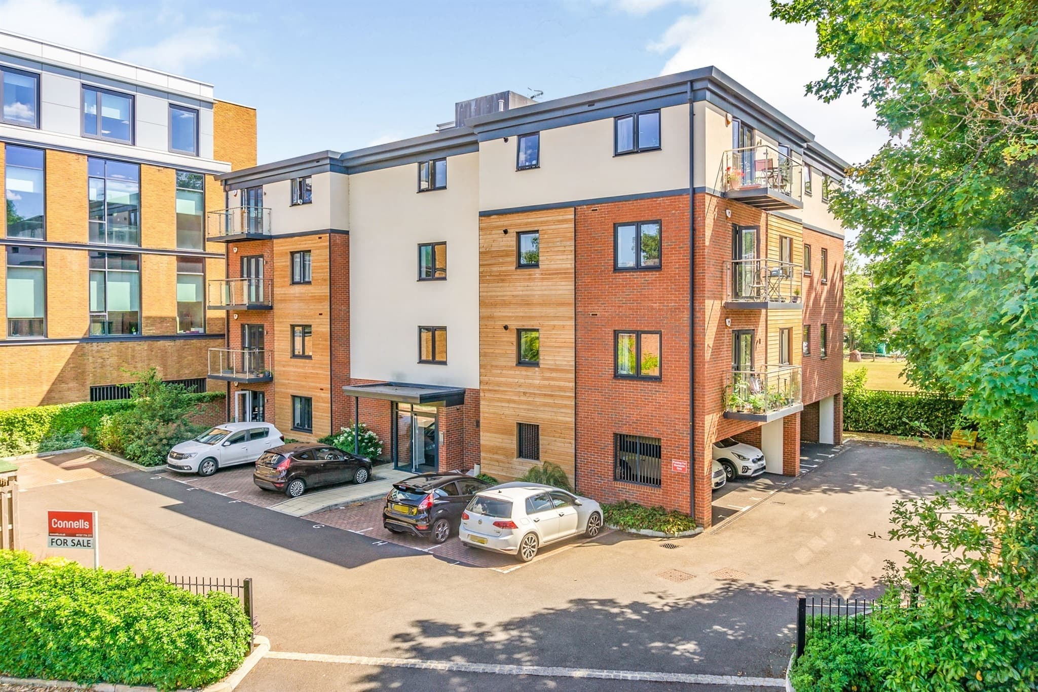 Property at Nash Gardens, Redhill