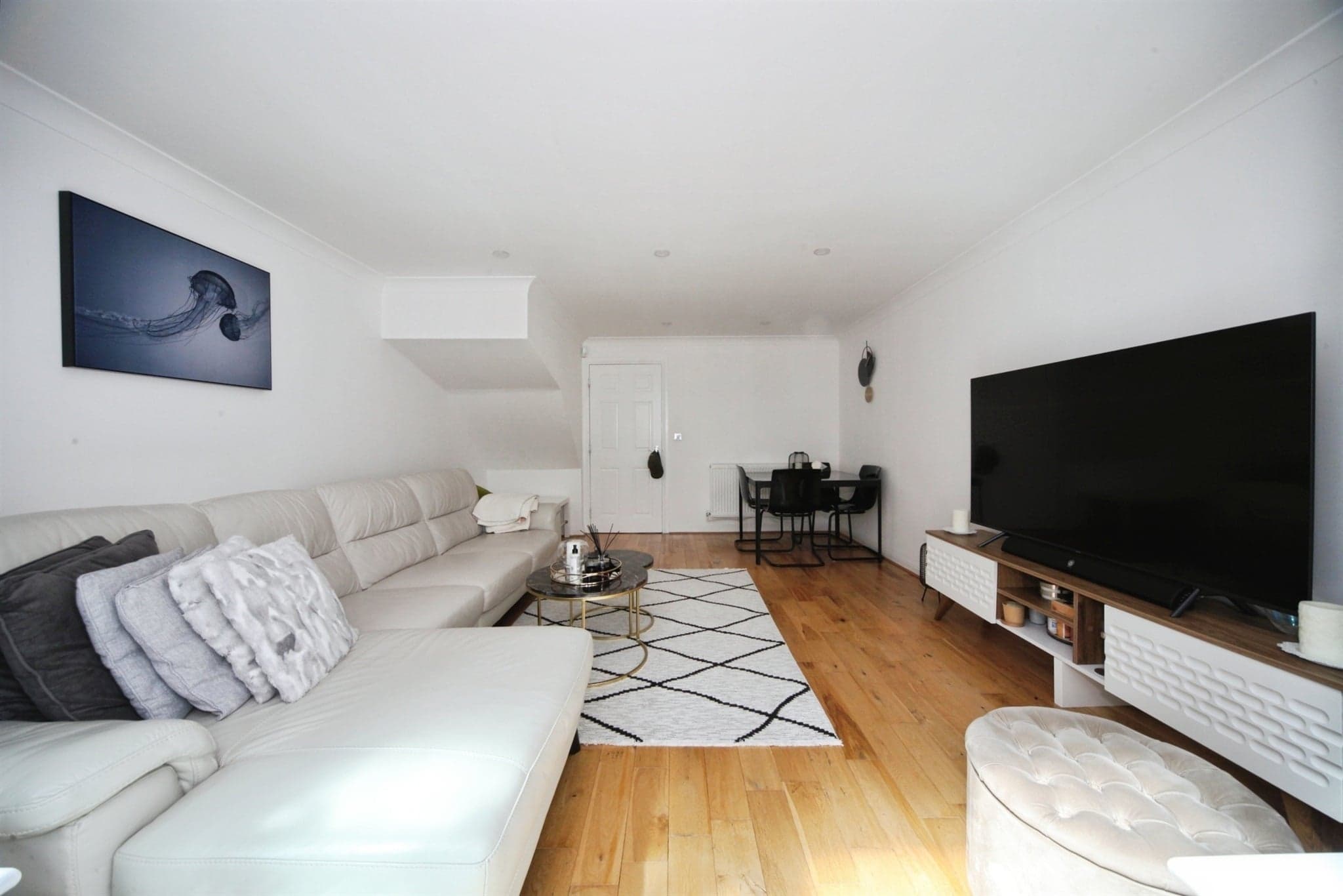 Property at Watling Gardens, Dunstable